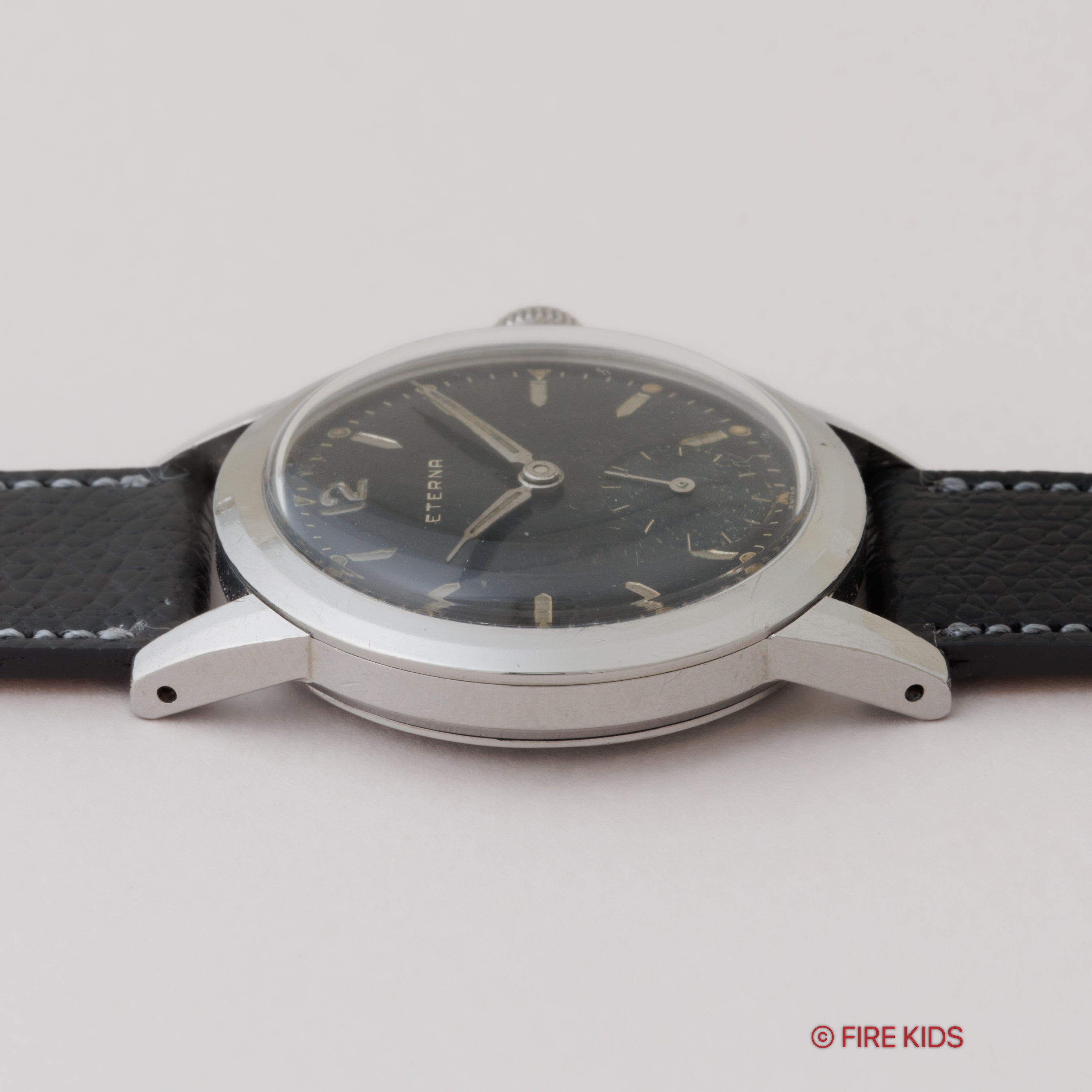 エテルナ ラウンドケース 1950年代製 ブラックミラーダイヤル 手巻 スモールセコンド