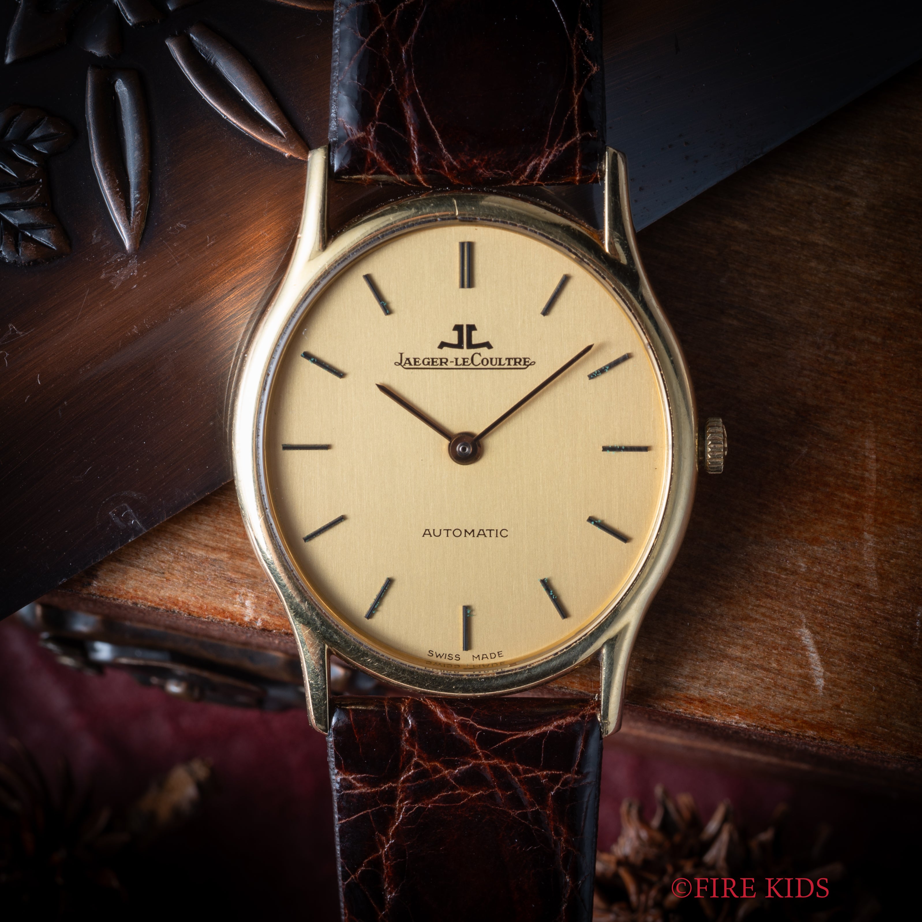 ジャガー・ルクルト ヴォーグ 18金無垢オーバルケース 1970年代製 薄型自動巻 Cal.900