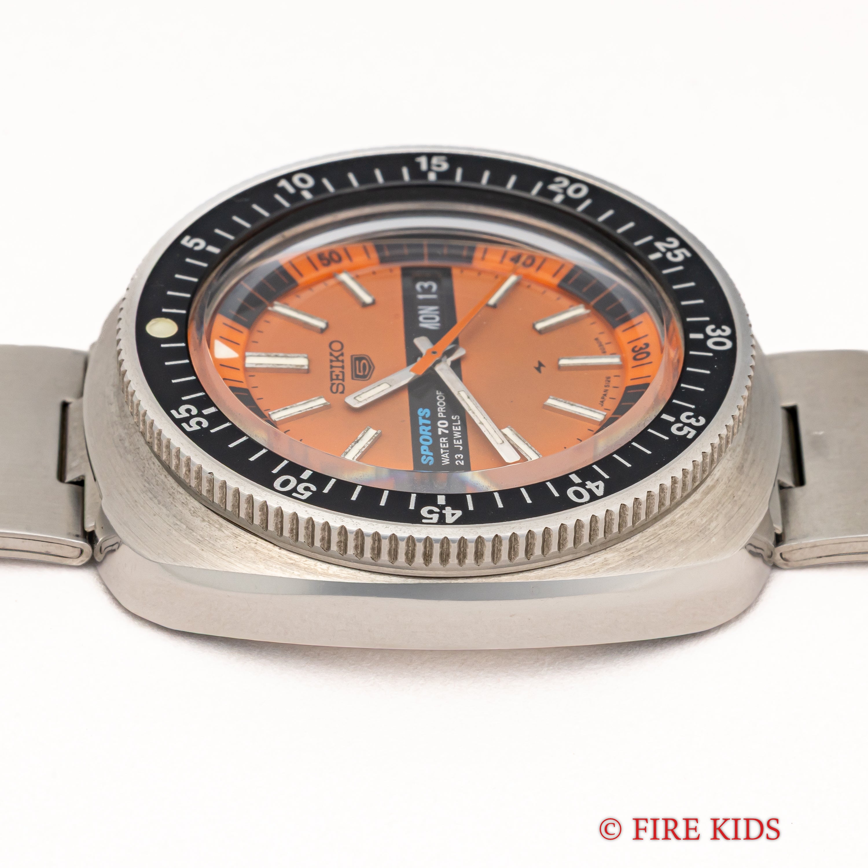 セイコー5スポーツ 1969年製 Ref.5126-6030 回転ベゼル デイデイト自動巻き 純正ブレス付き