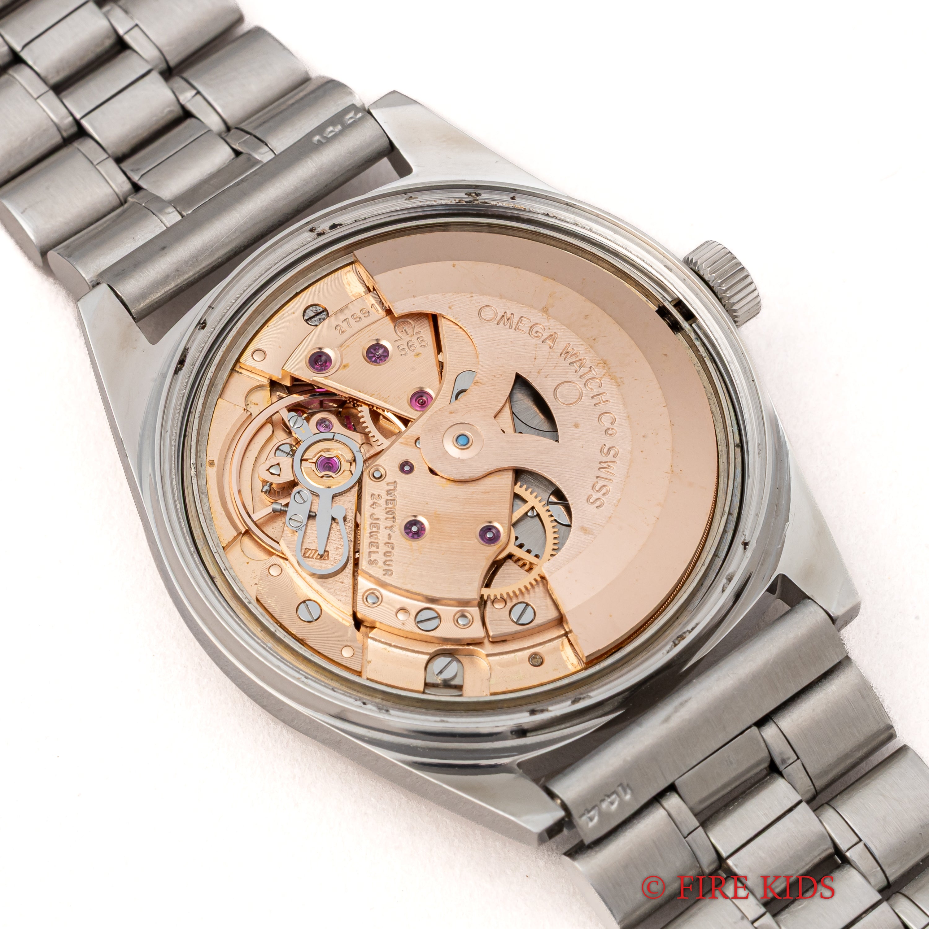 オメガ ジュネーブ 1968年製 Ref.166.041 自動巻き トノー型ケース 純正ブレス