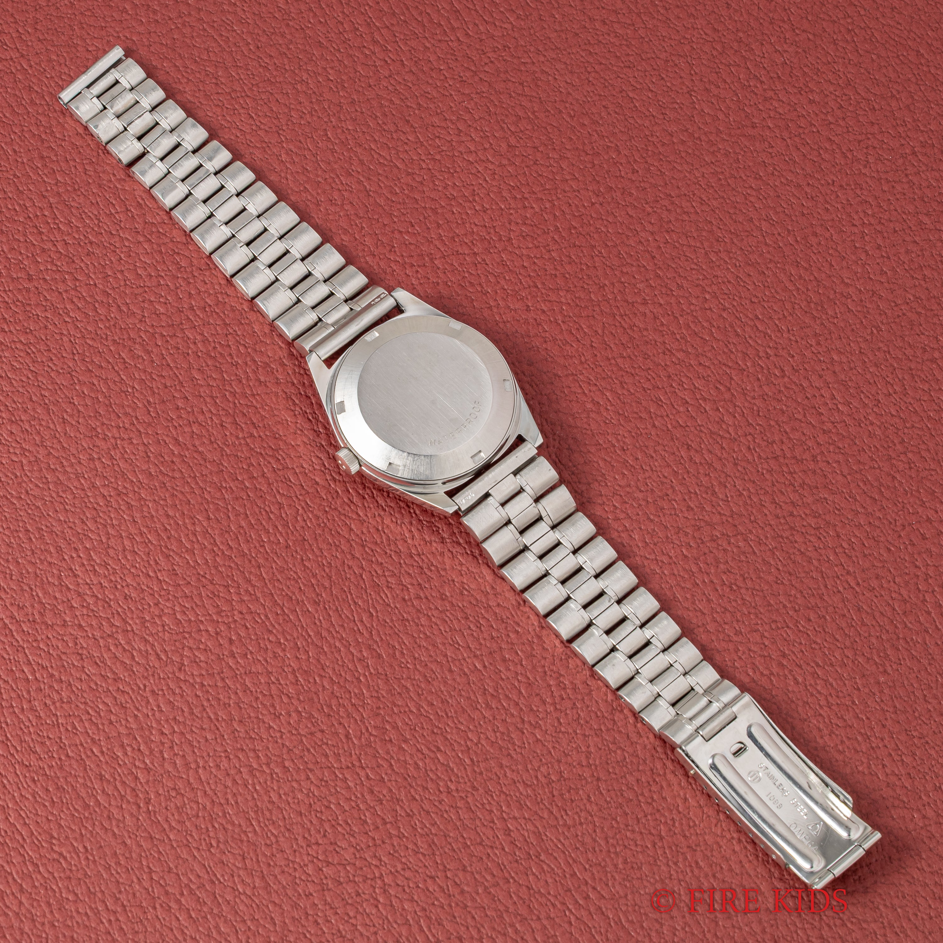 オメガ ジュネーブ 1968年製 Ref.166.041 自動巻き トノー型ケース 純正ブレス