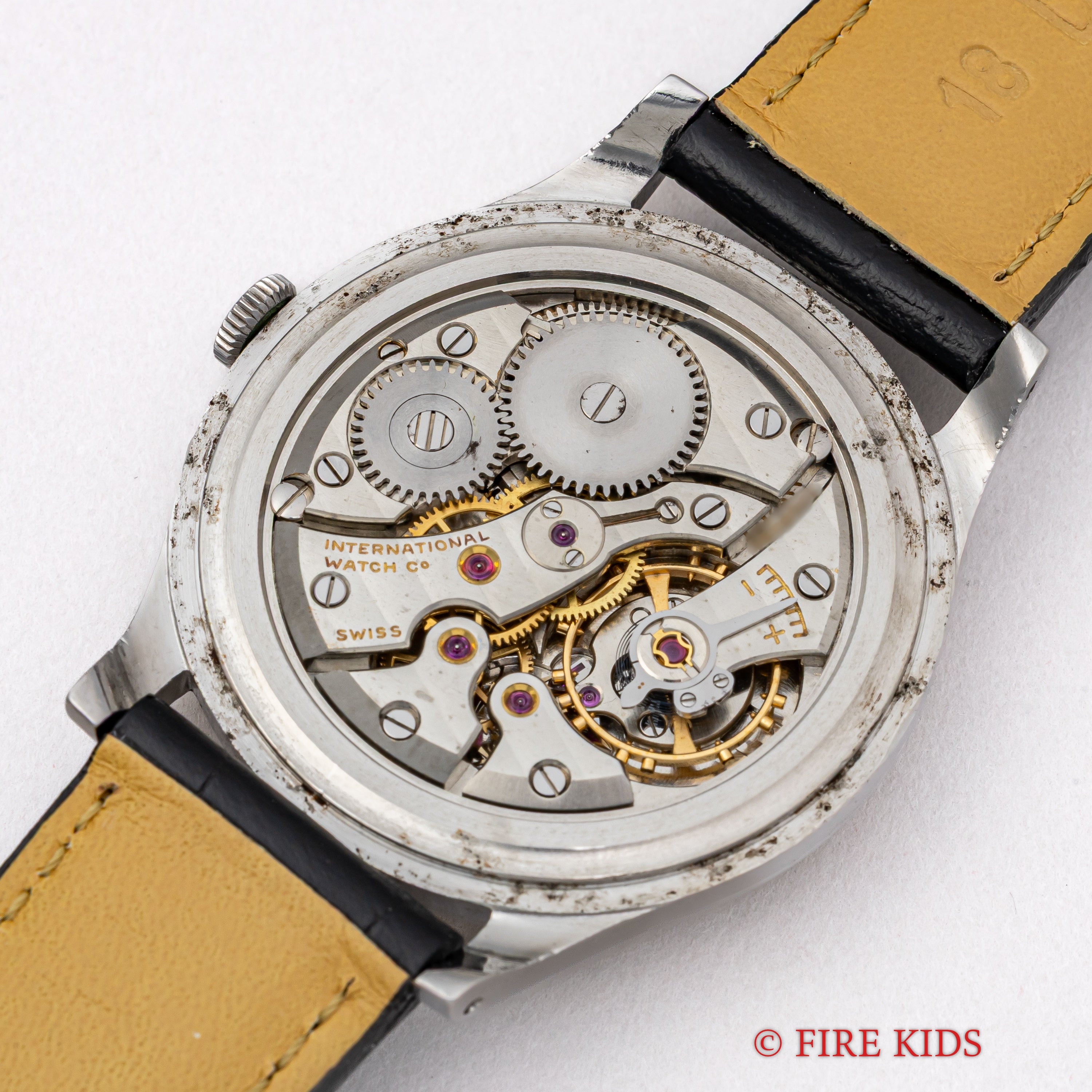 IWC ラウンドケース 1962年製 手巻き Cal.89 砲弾インデックス