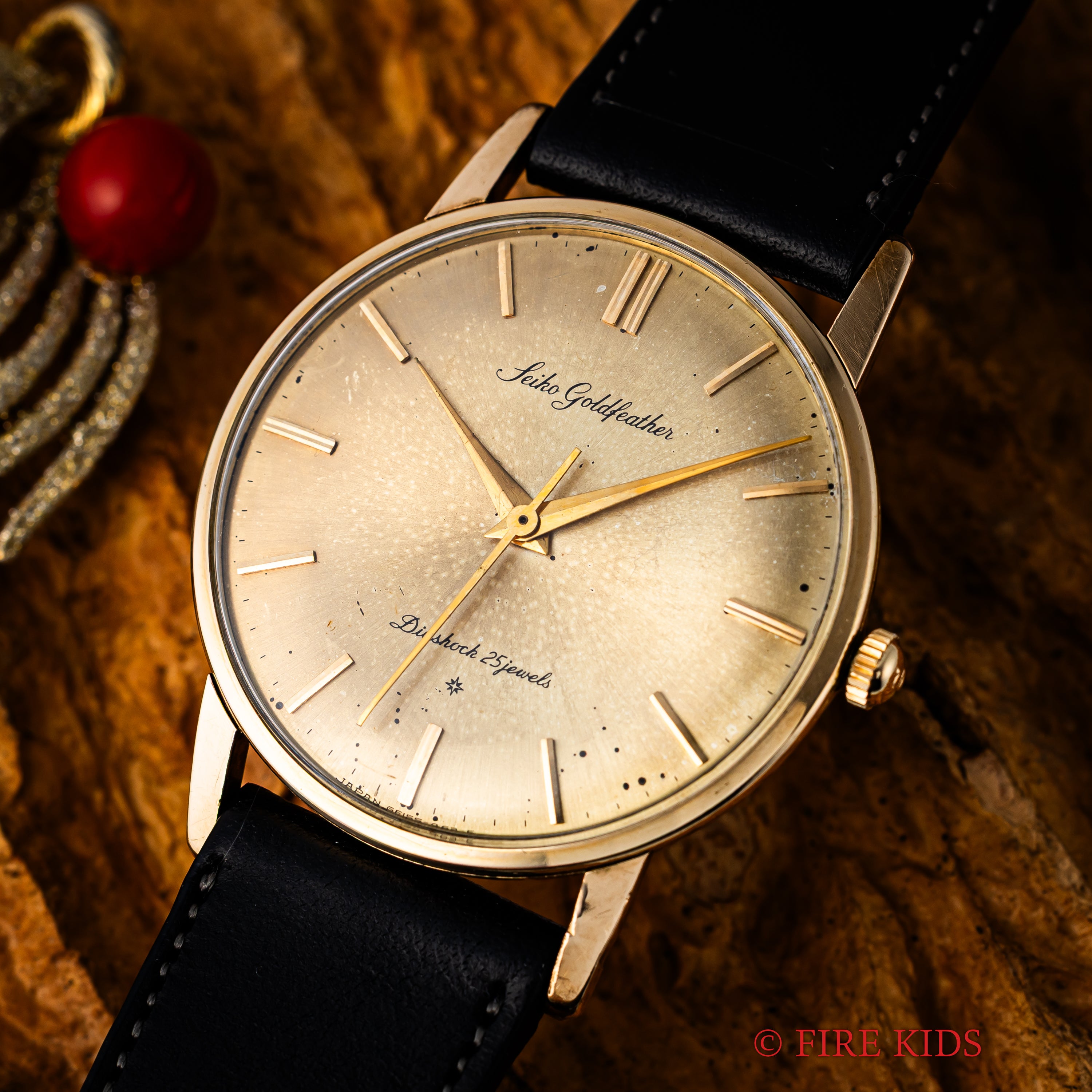 セイコー 1962年製 ゴールドフェザー 薄型手巻き Ref.15008E 14金張りケース SDダイヤル