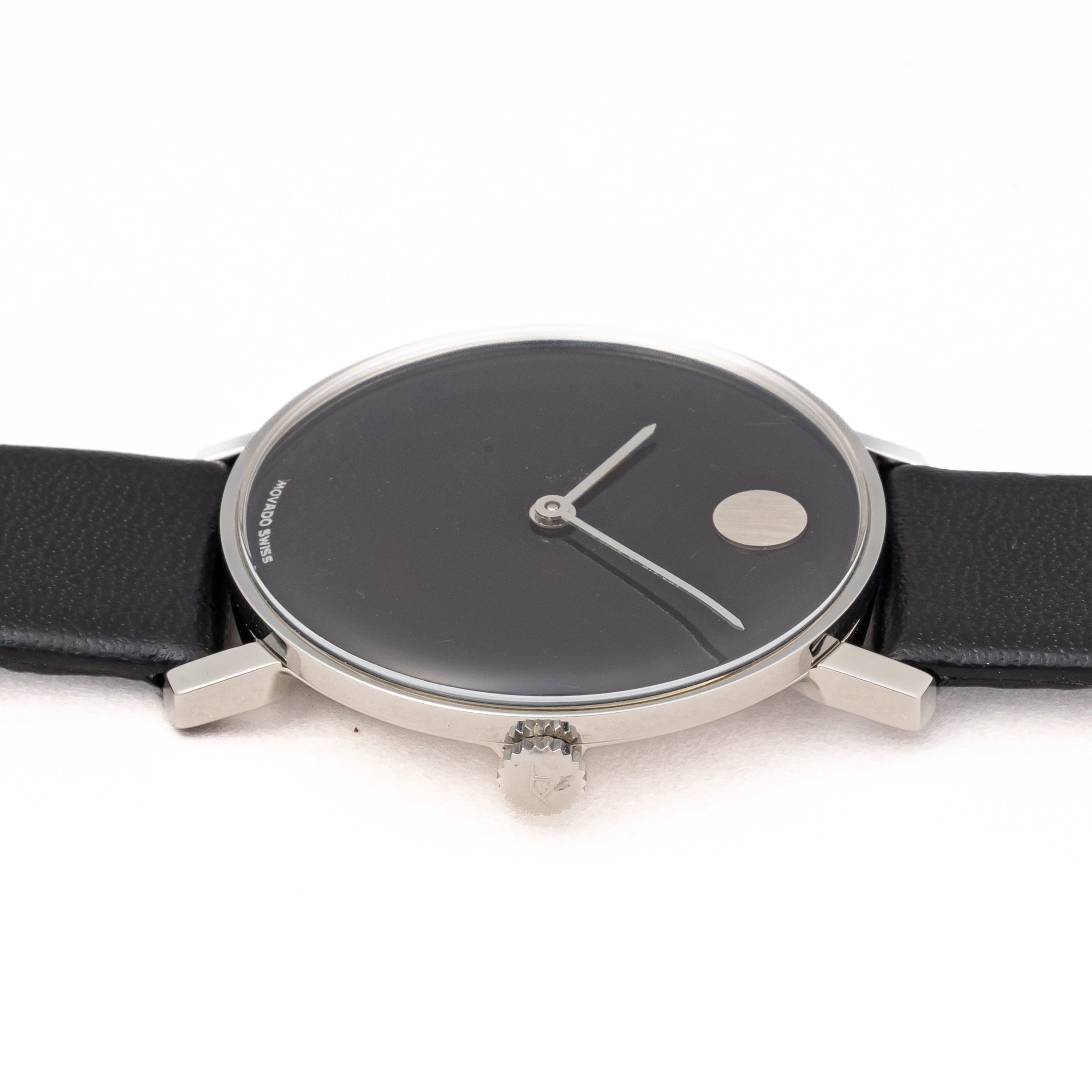 MOVADO ヴィンテージ　シルバー ブラック文字盤 ラウンドケース 時計 モバード ミュージアム ウォッチ ラウンドケース 1970年代製 手