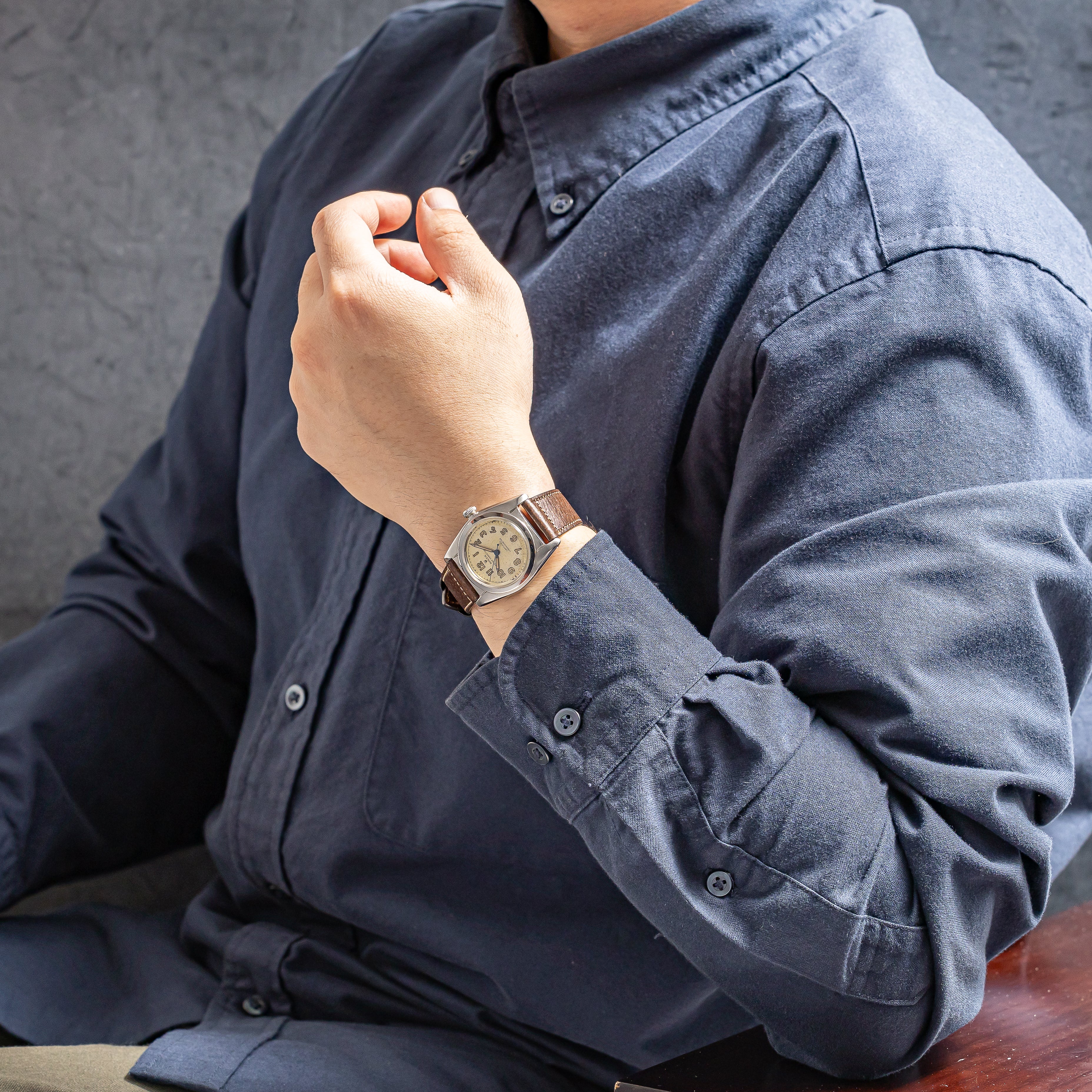 ロレックス バブルバック 1946年製 Ref.2940 全アラビアダイヤル – FIRE KIDS