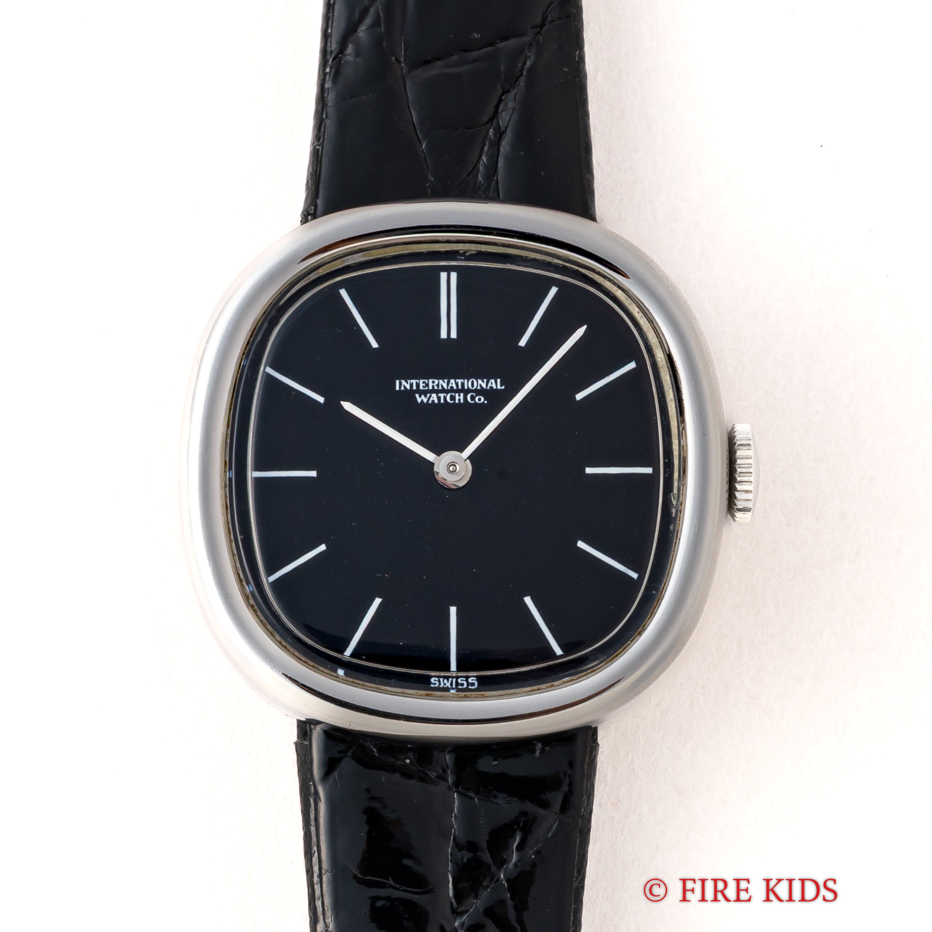 IWC レディースウオッチ ブラックダイヤル 1977年製 手巻 Cal