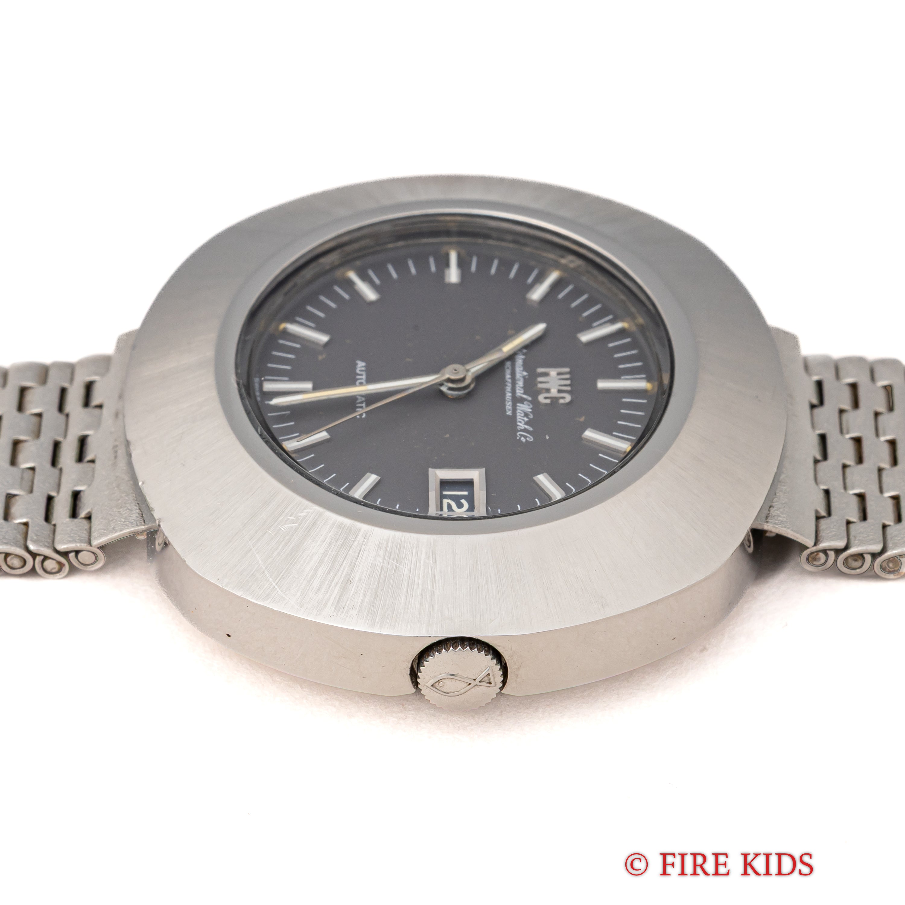 IWC オーバルケース グレーダイヤル 1973年製 Cal.8541B 自動巻き