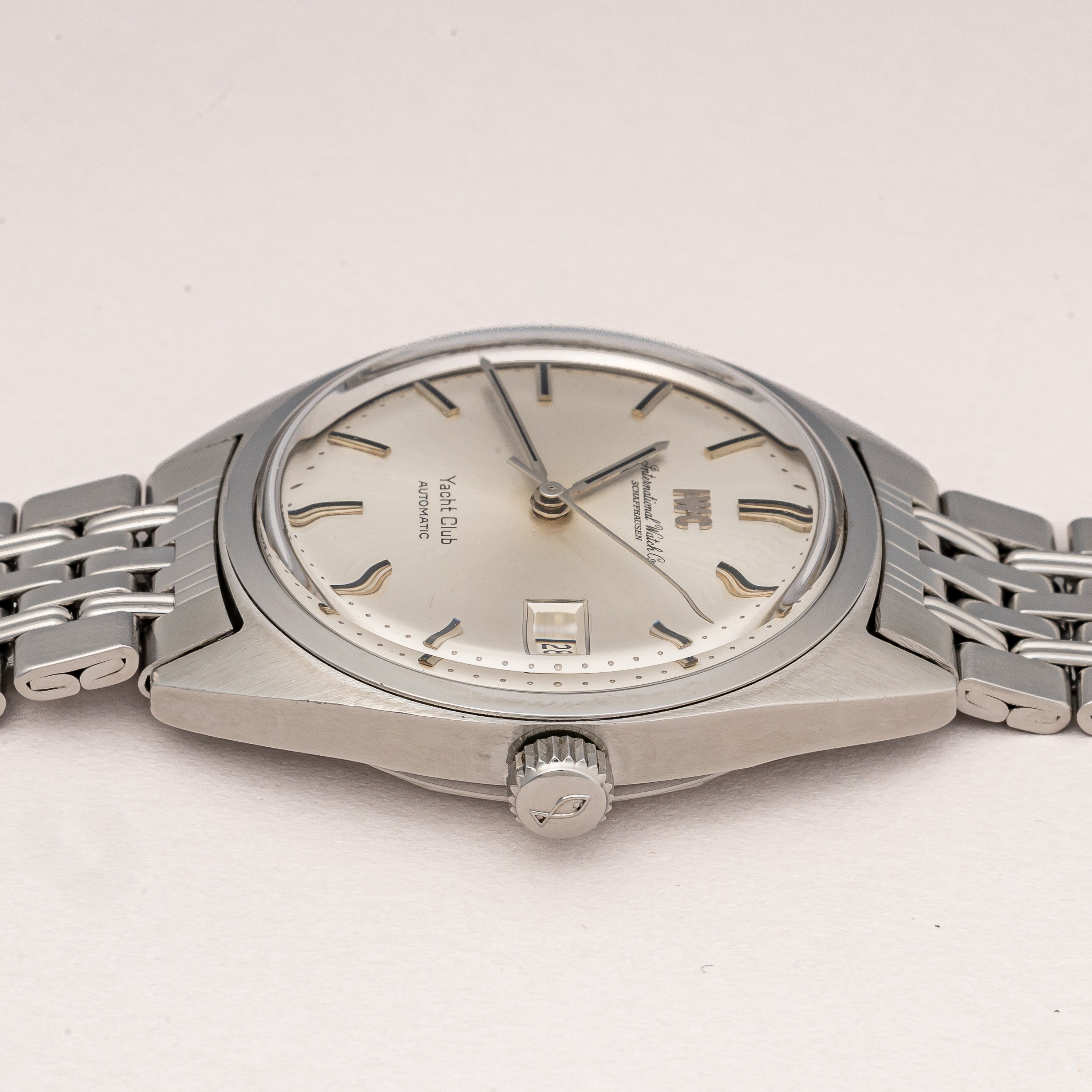 IWC ヨットクラブ 1972年製 Ref.R811AD お魚リューズ Cal.8541B 純正ゲイフレアーブレス付き – FIRE KIDS