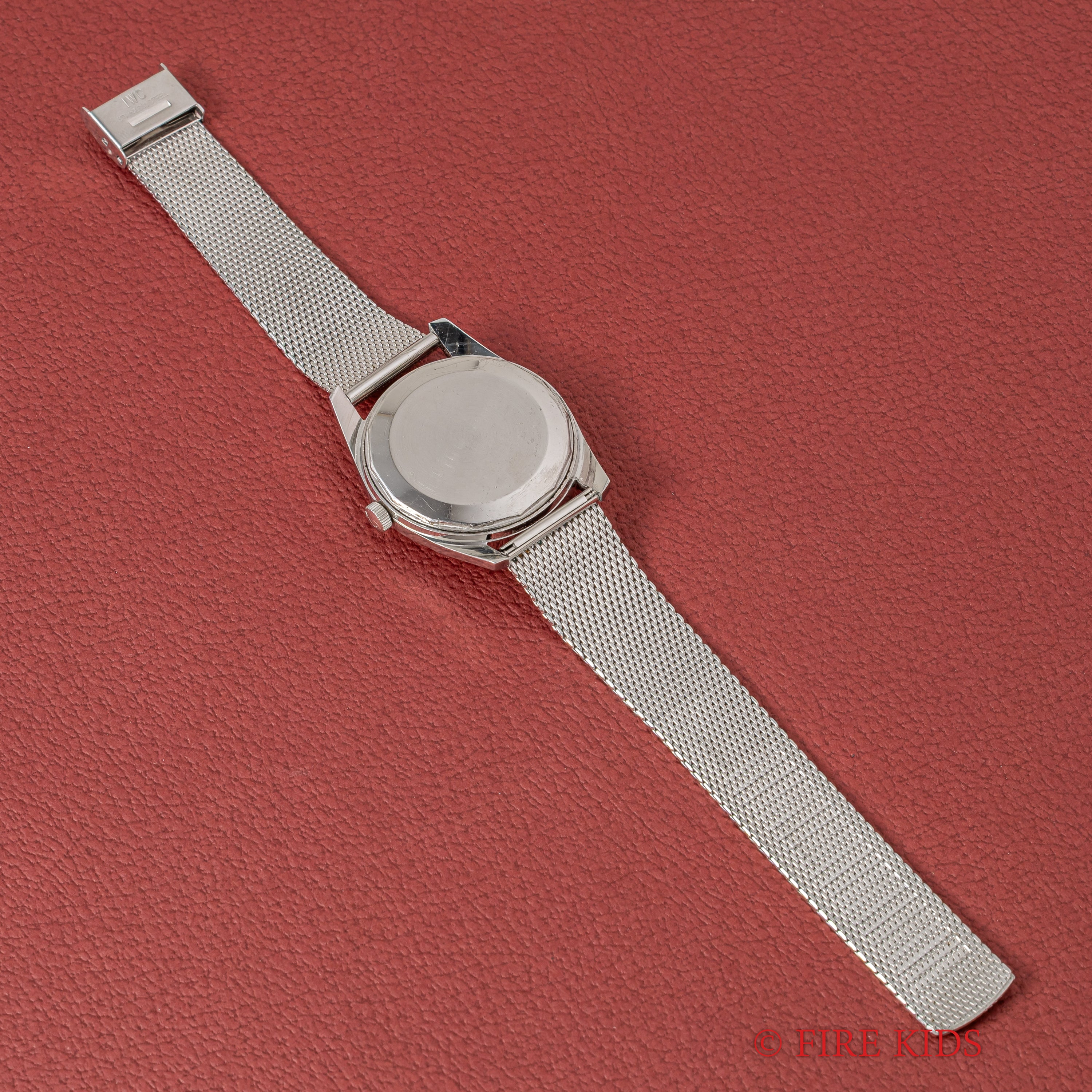 IWC ラウンドケース 1972年製 Ref.820AD ペラトン式自動巻き Cal.8541B 純正メッシュブレス