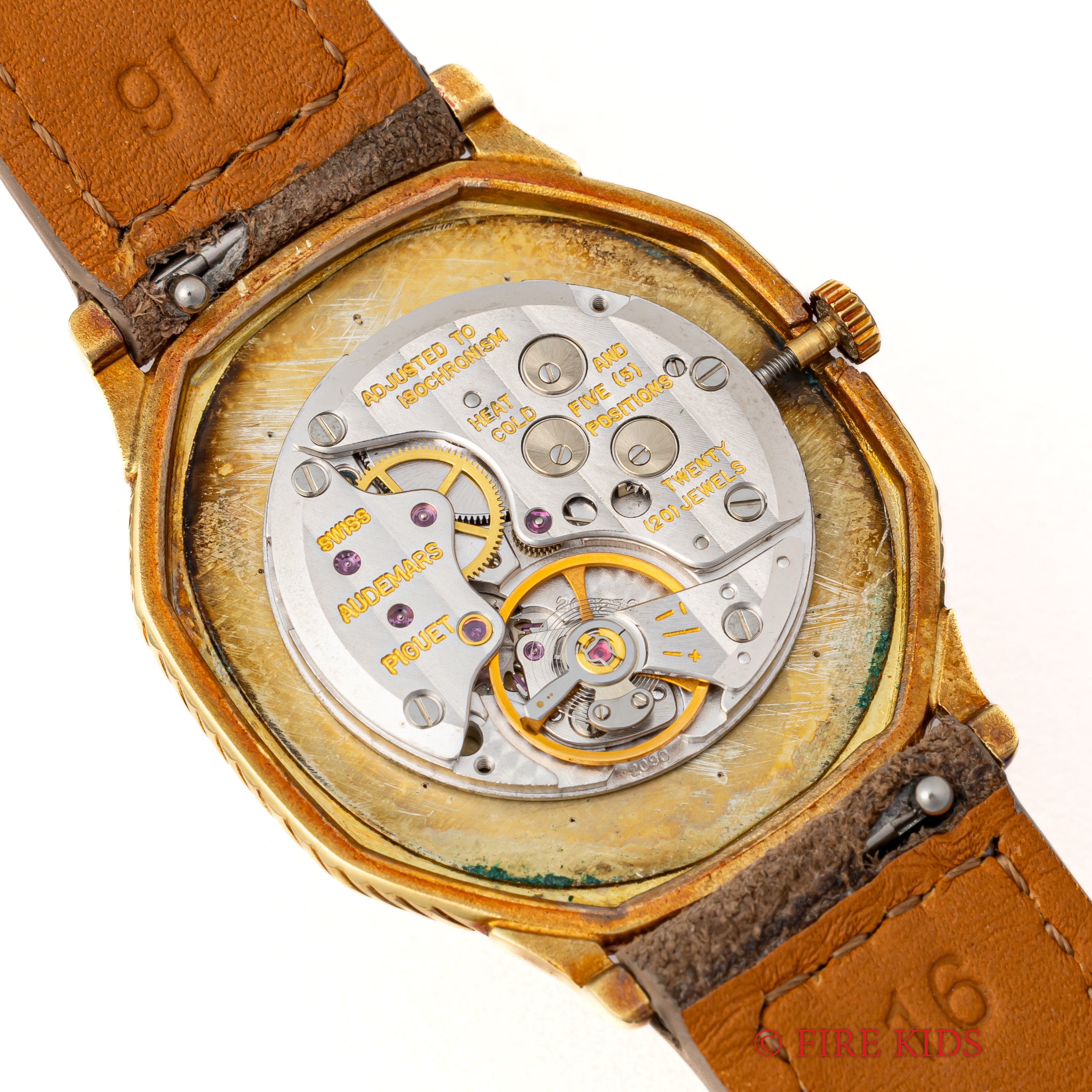 オーデマ・ピゲ 18金無垢オーバルケース 1970年代後半製 手巻き Cal.2090 純正金無垢尾錠
