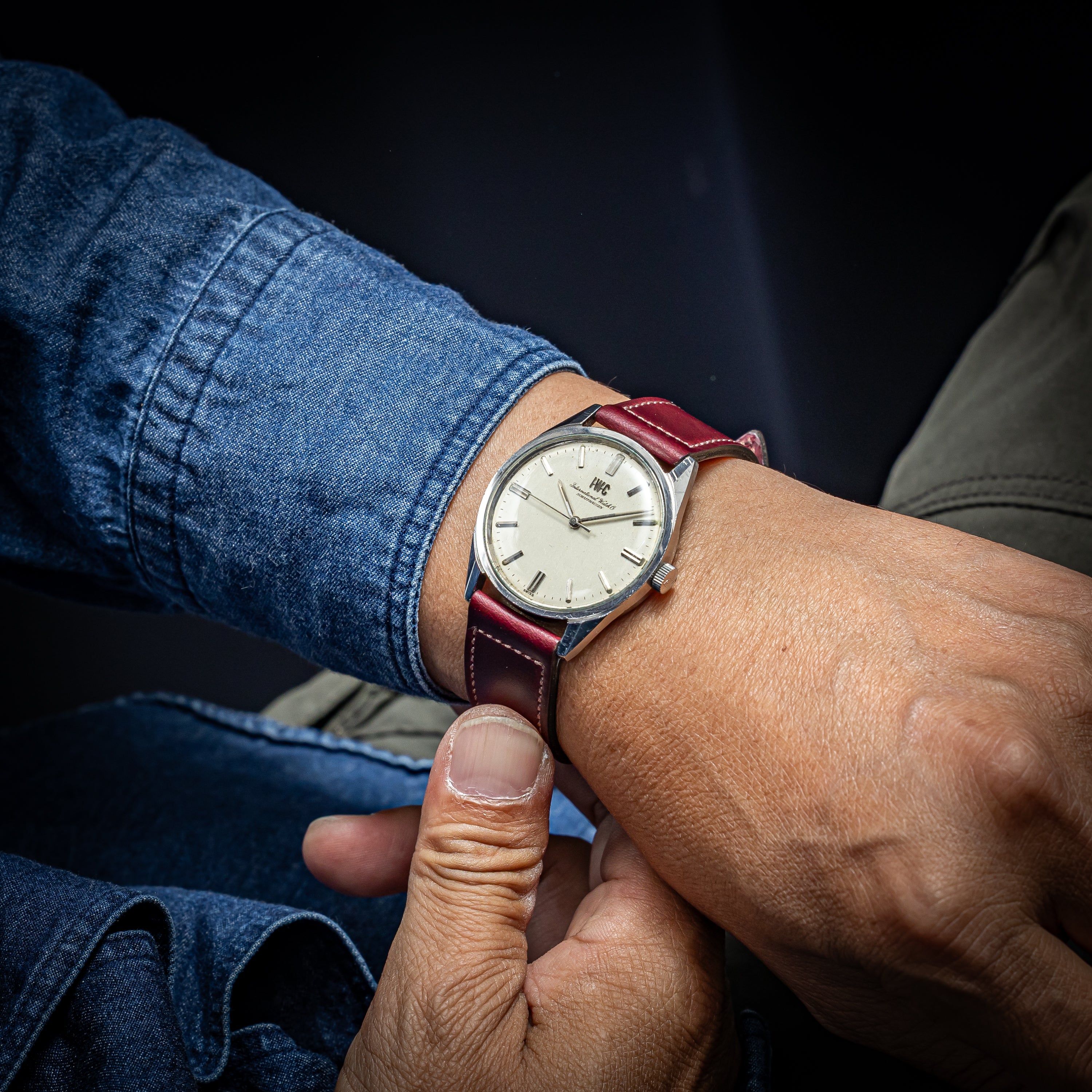 IWC ラウンド 1970年製/昭和45年製 手巻 Cal.89 スクリューバックケース お魚リューズ