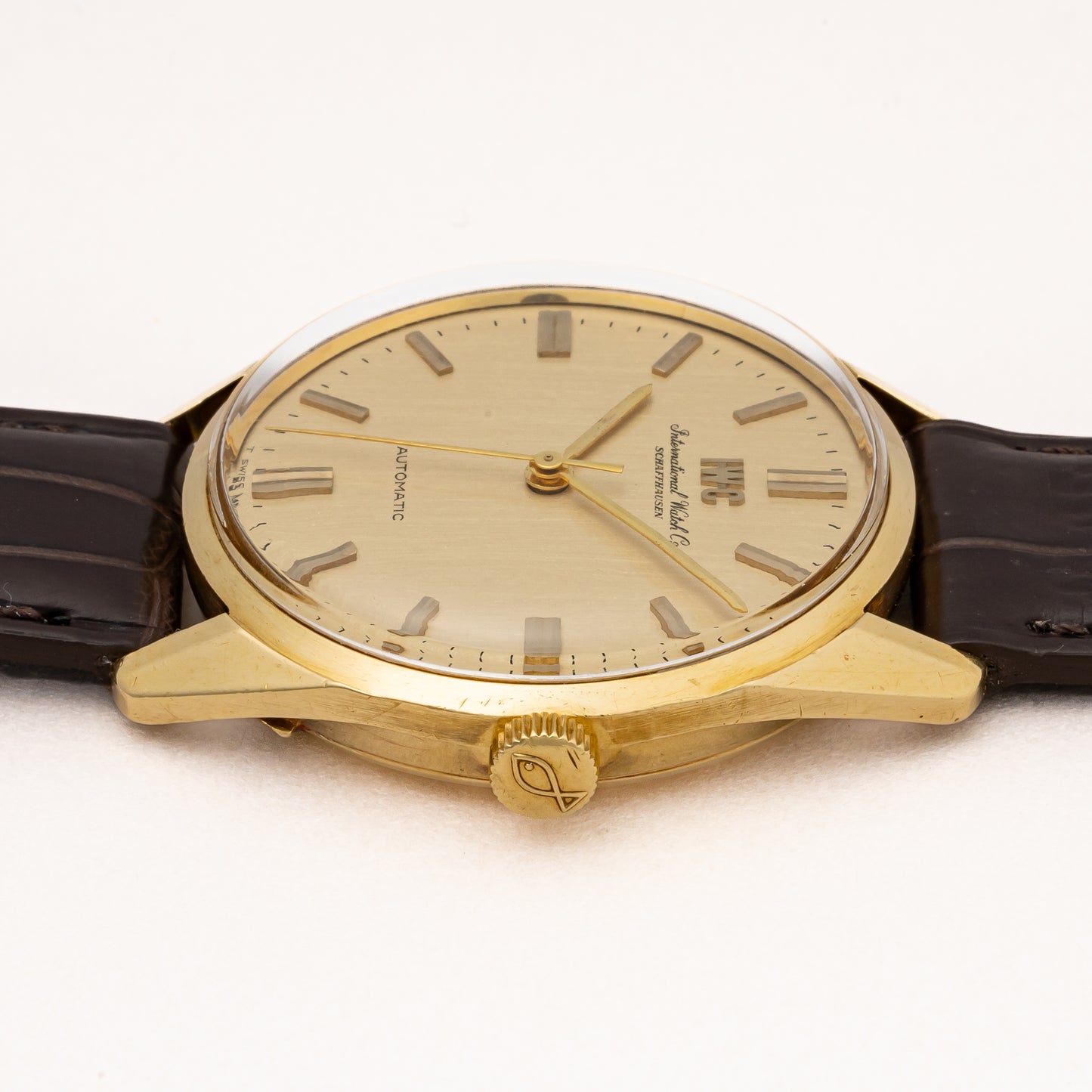 IWC ラウンドケース 1969年製 Ref.R810A 18金無垢