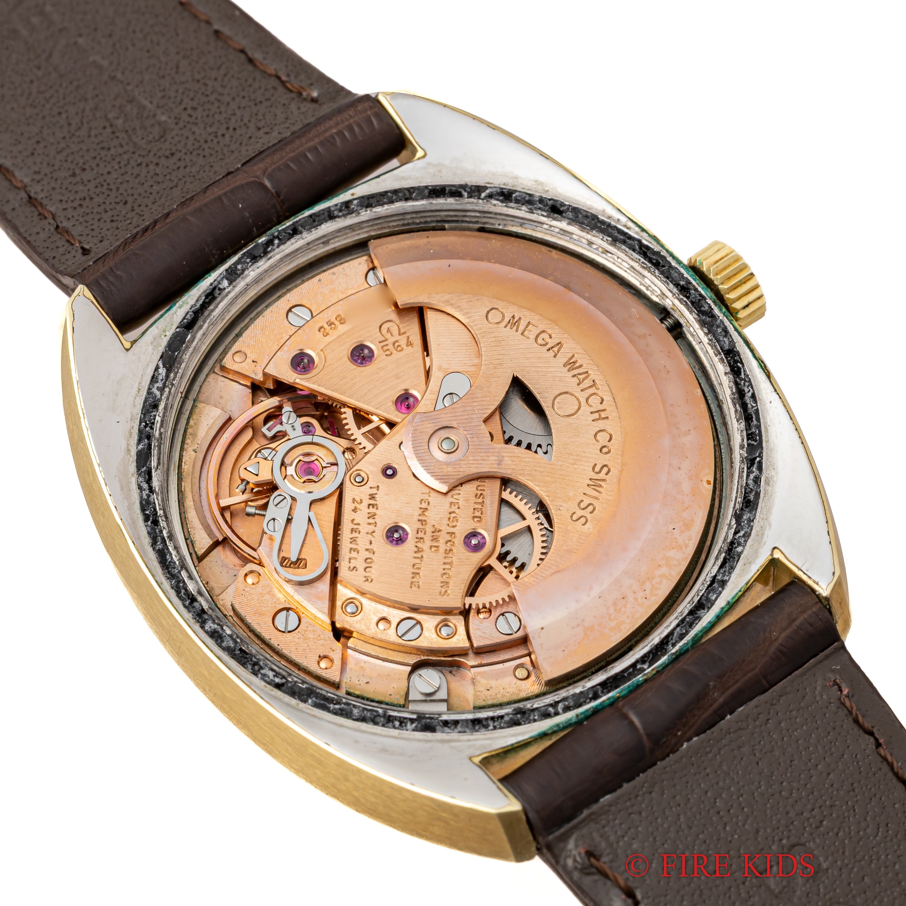 オメガ コンステレーション 1967年製 トップゴールドケース リネンダイヤル ジェンタデザイン 自動巻クロノメーター 純正尾錠