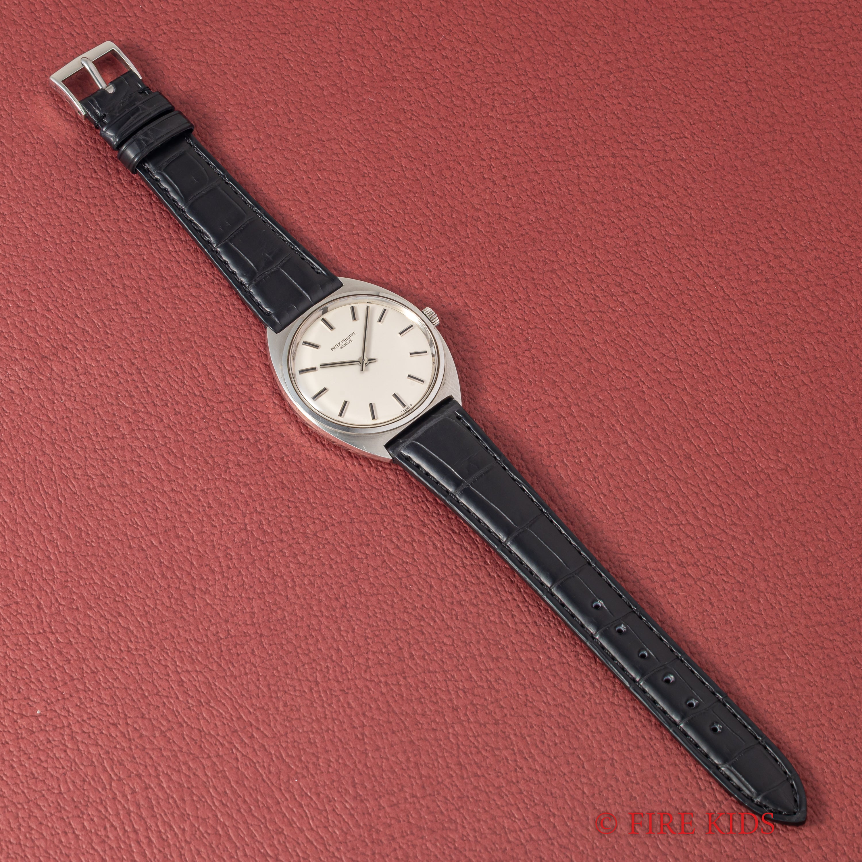 パテックフィリップ カラトラバ Ref.3574 ステンレスケース Cal.23-300PM ギャランティー、77年記載保証登録カード付き シグマダイヤル