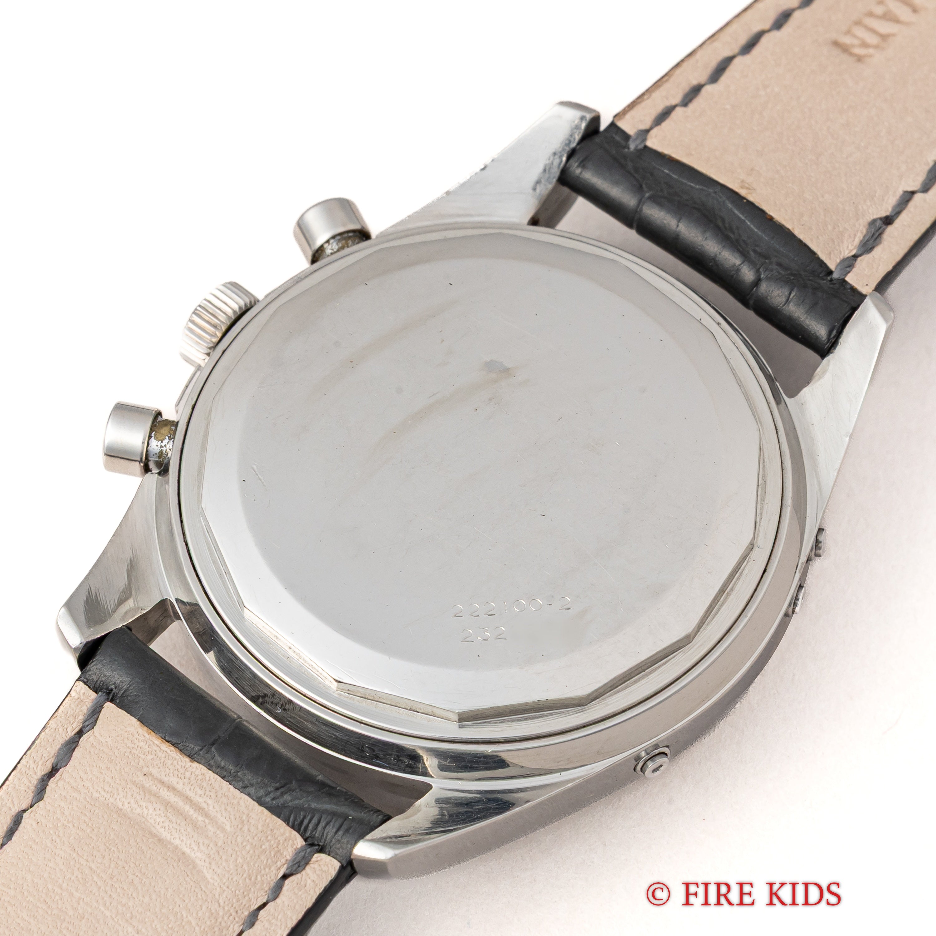 ユニバーサル・ジュネーブ トリコンパックス 1960年代製 Ref.222100-2 手巻き Cal.281 トリプルカレンダームーンフェイズクロノグラフ