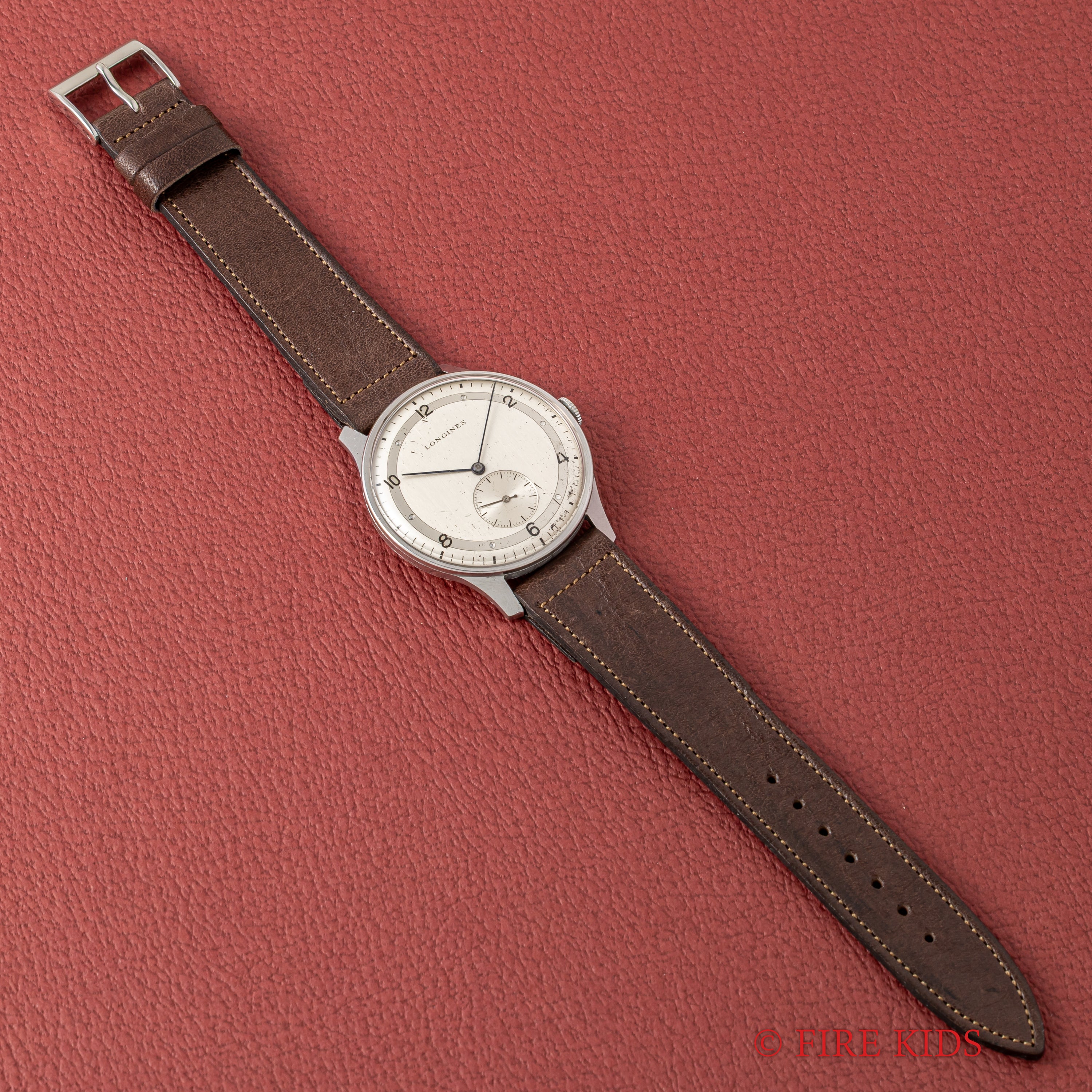 ロンジン 37㎜ビッグケース 1947年製 スモールセコンド手巻 Cal.12.68Z 飛びアラビアブルズアイダイヤル