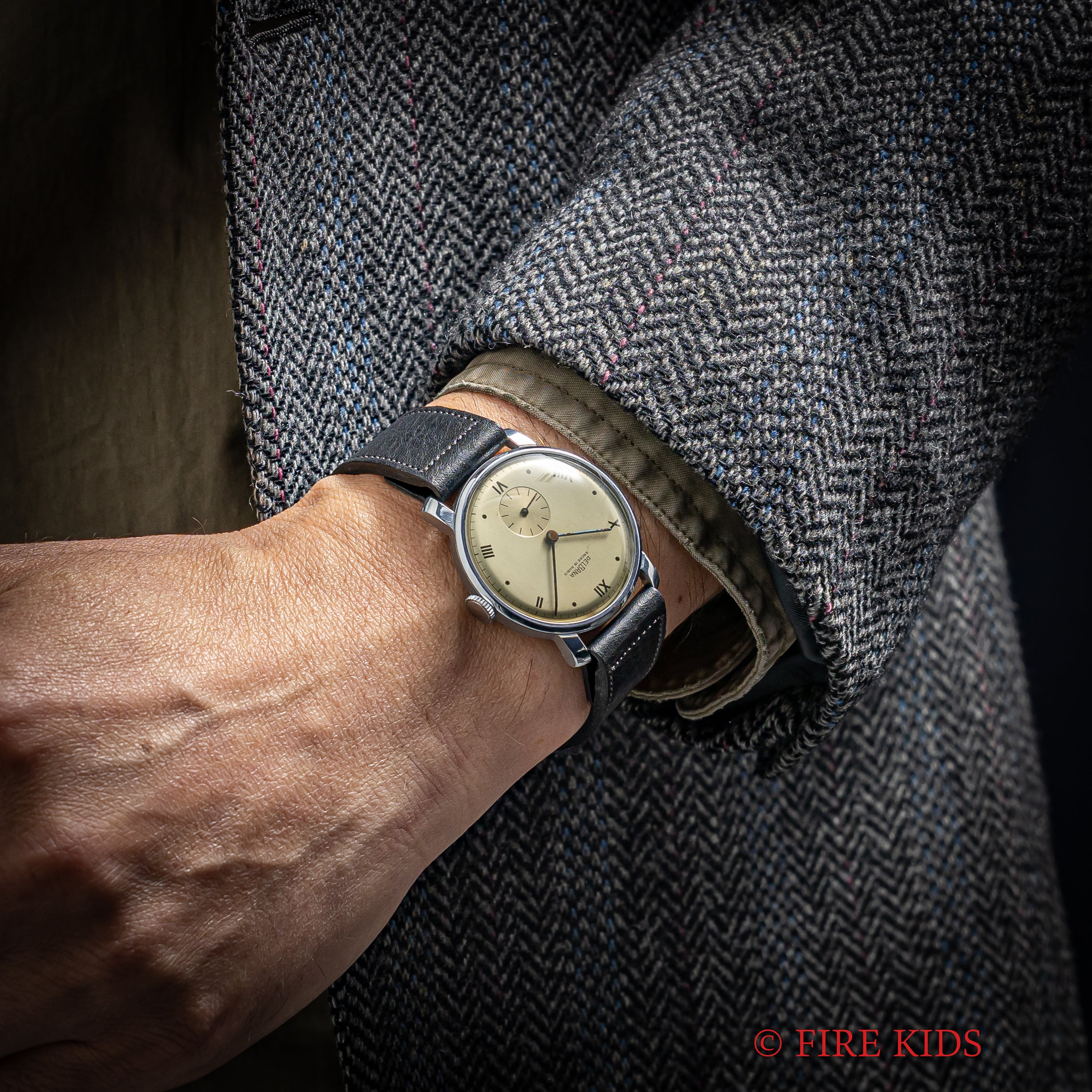 DELBANA 35mmケース 飛びローマンダイヤル 1940年代製 スモールセコンド手巻