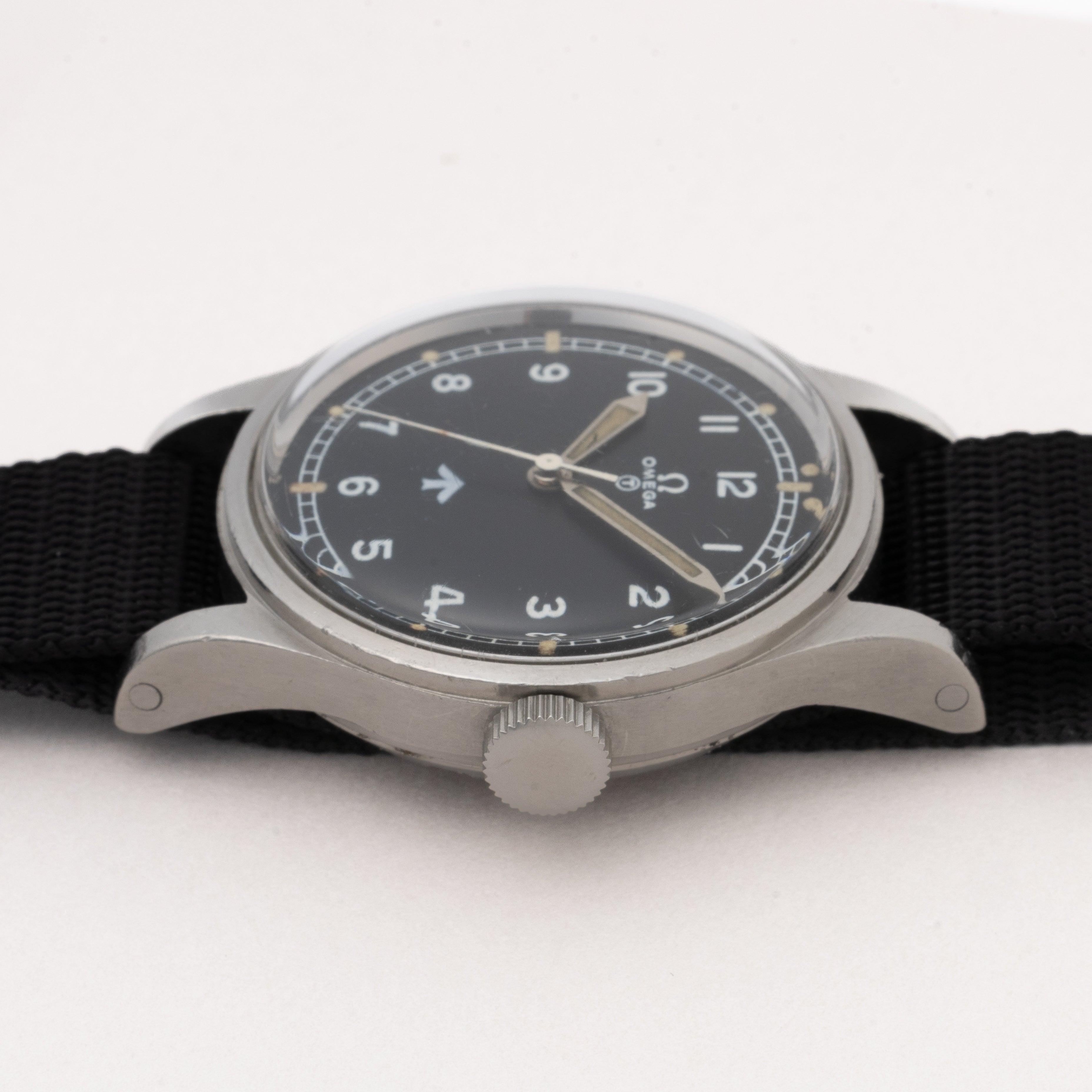 オメガ イギリス空軍 パイロットウオッチ 30ミリキャリバー Ref.2777 Cal.283 1953年製 ファットアロー