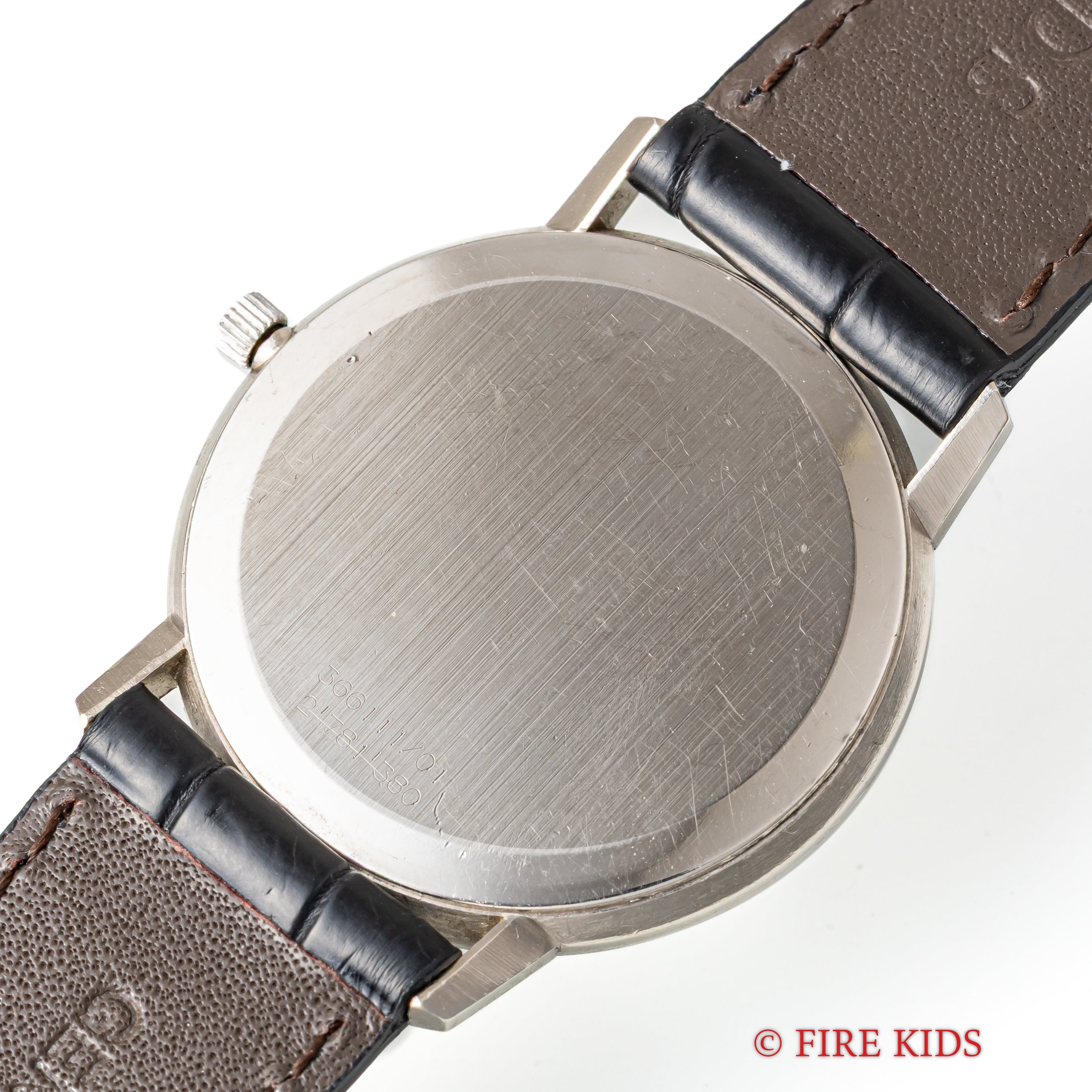 ユニバーサル ジュネーブ ゴールデンシャドウ 18金無垢 1967年製 マイクロローター自動巻き