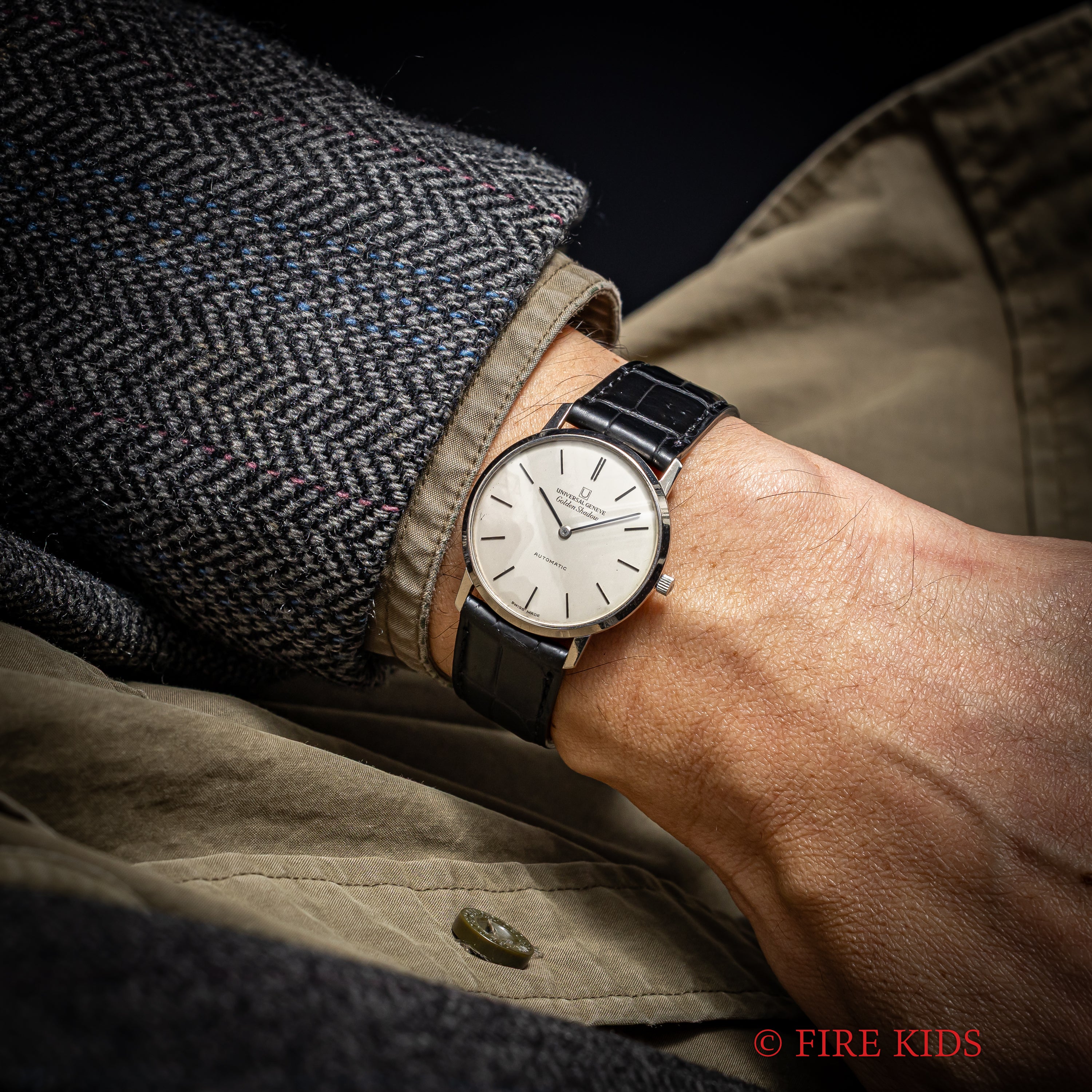 ユニバーサル ジュネーブ ゴールデンシャドウ 18金無垢 1967年製 マイクロローター自動巻き