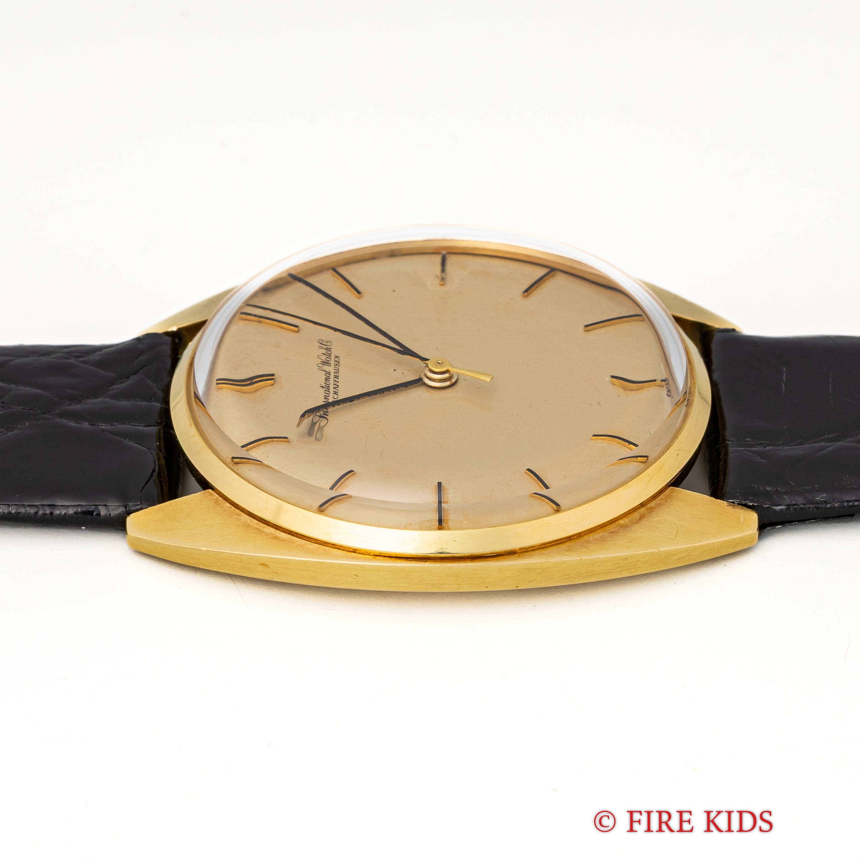 IWC 18金無垢トノーケース 1967年製 手巻 Cal.402 Ref.1419 薄型手巻ドレスウォッチ