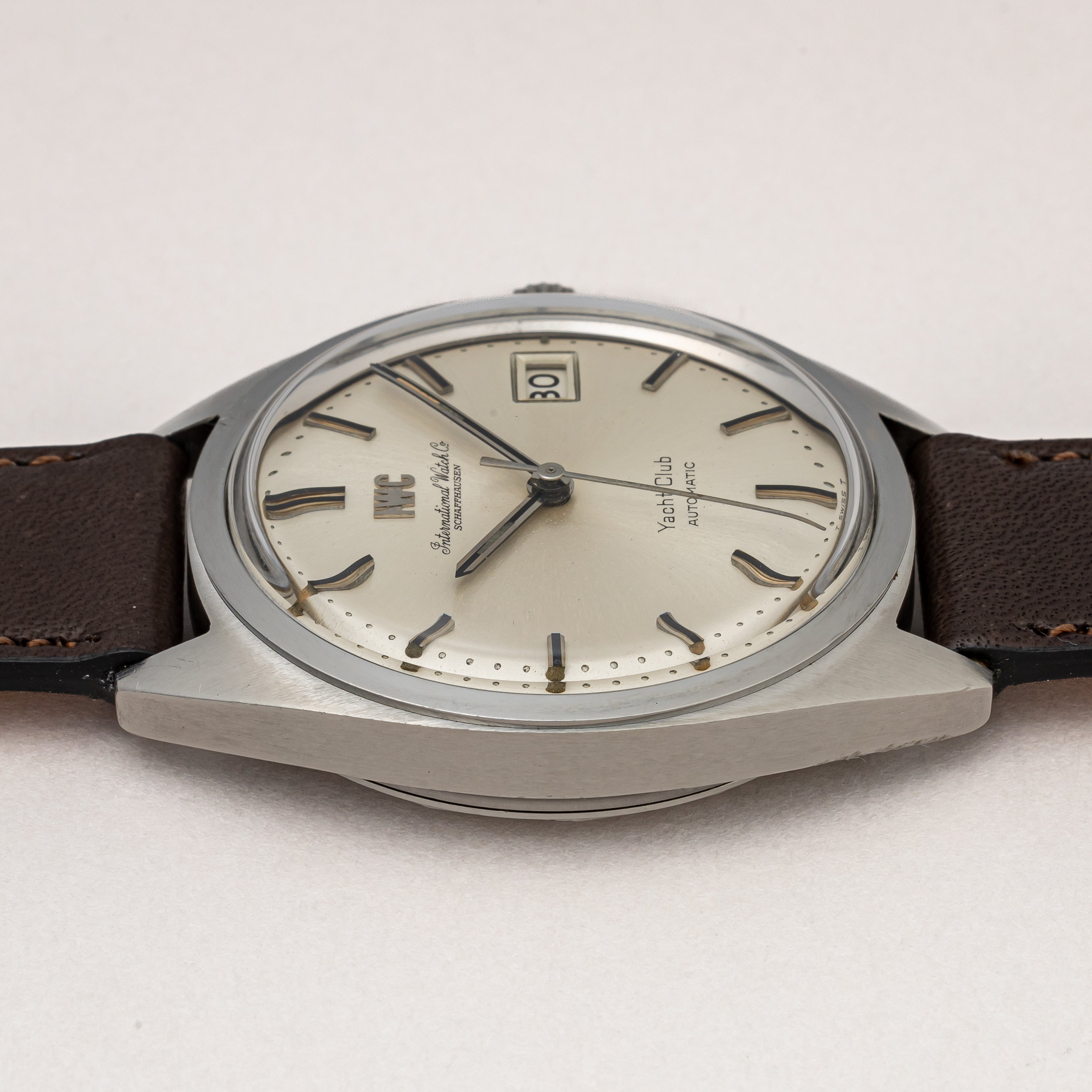 IWC ヨットクラブ 1971年製 Ref.R811AD シルバーダイヤル 純正尾錠付き – FIRE KIDS