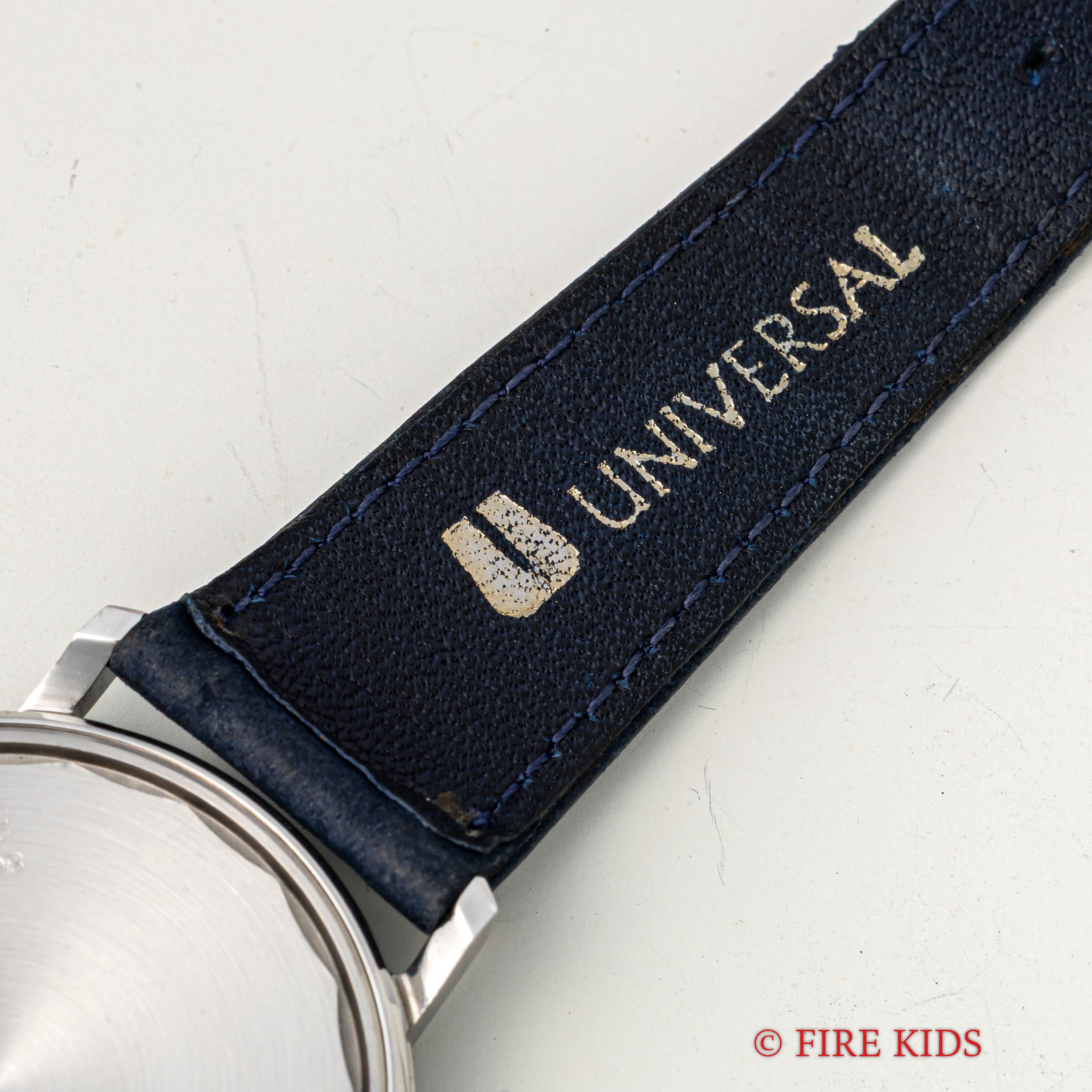 ユニバーサルジュネーブ ホワイトシャドウデイト 自動巻き Ref.867101/20 1970年代製 純正尾錠付き