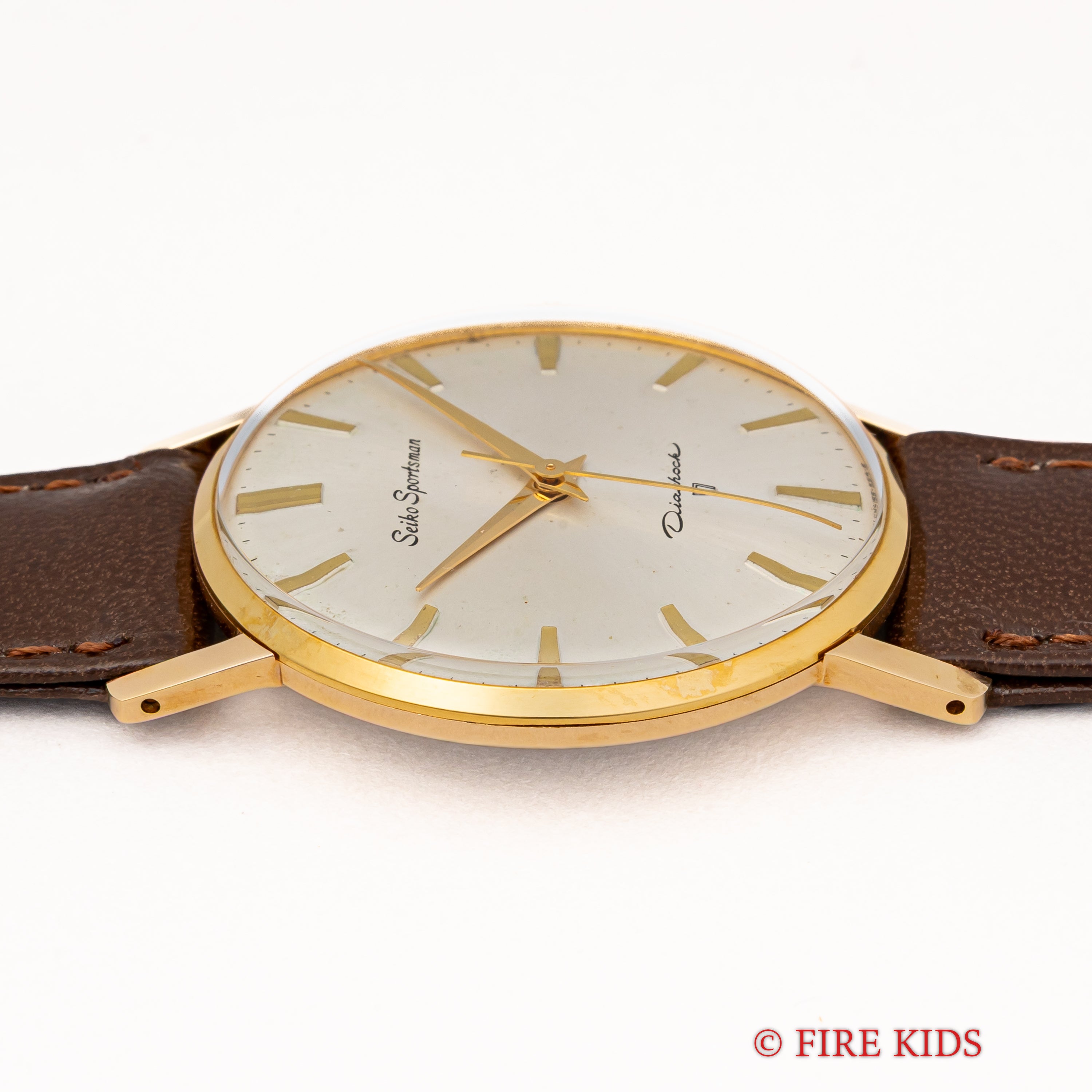 ヴィンテージ　BULOVA 17石スイス製手巻き　ラインストーンダイヤル　レクタンケース Yahoo!オークション -「スイス製17石」の落札相場・落札価格