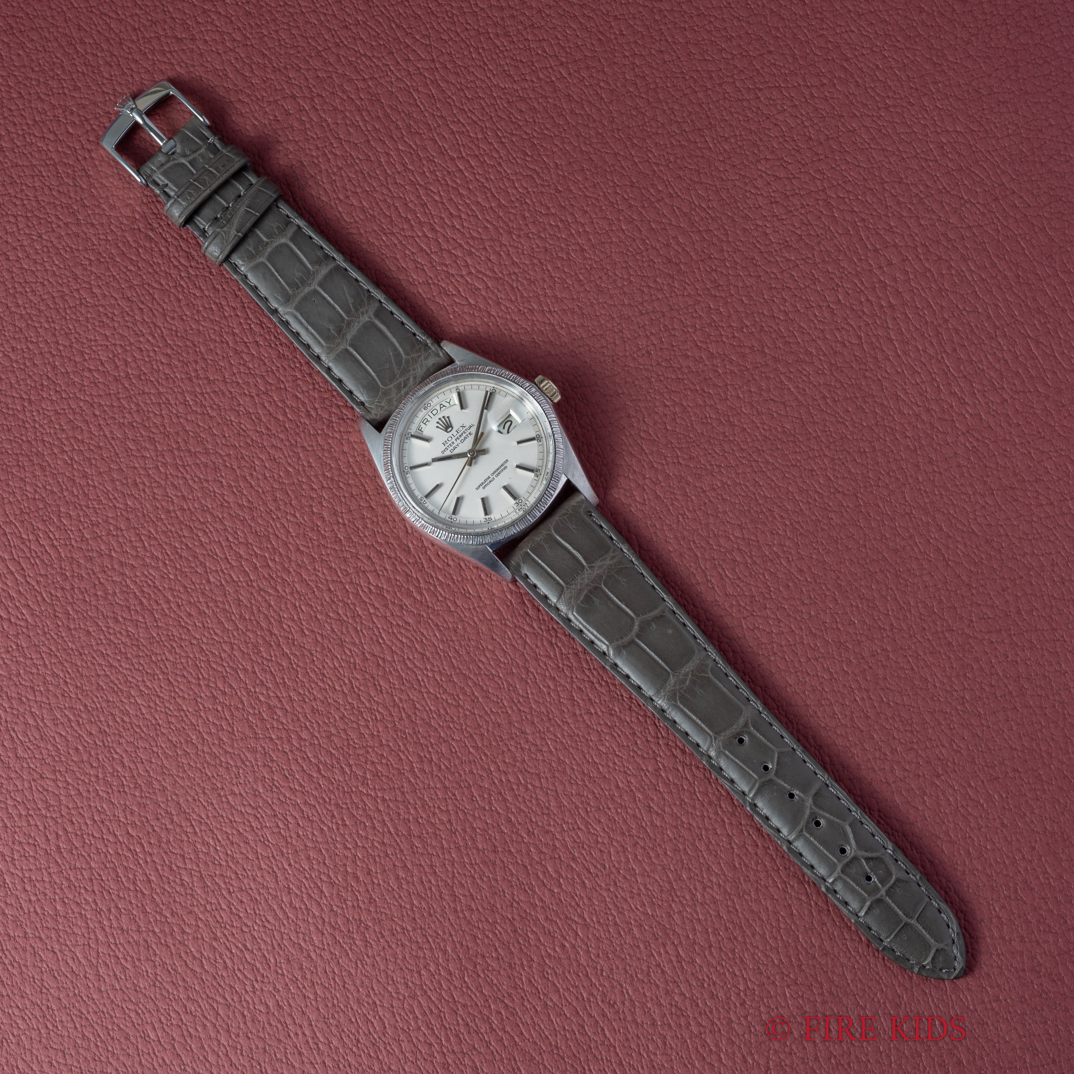 ロレックス デイデイト 18金無垢ホワイトゴールドバークベゼル 1968年製 Ref.1807