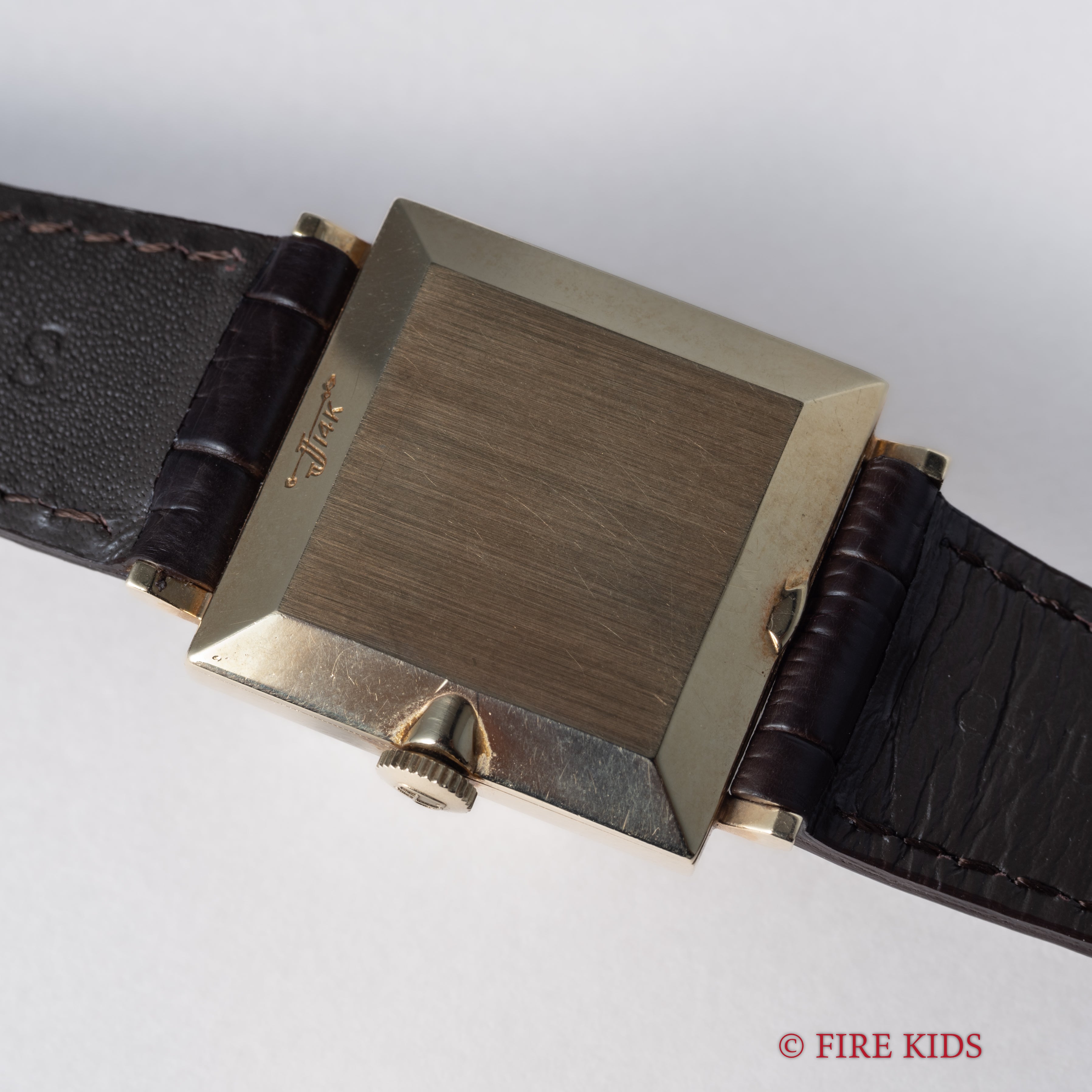 ジラール・ペルゴ Ref.B2138 14金無垢ケース ユニークダイヤル 手巻き 1970年代製 純正尾錠付き