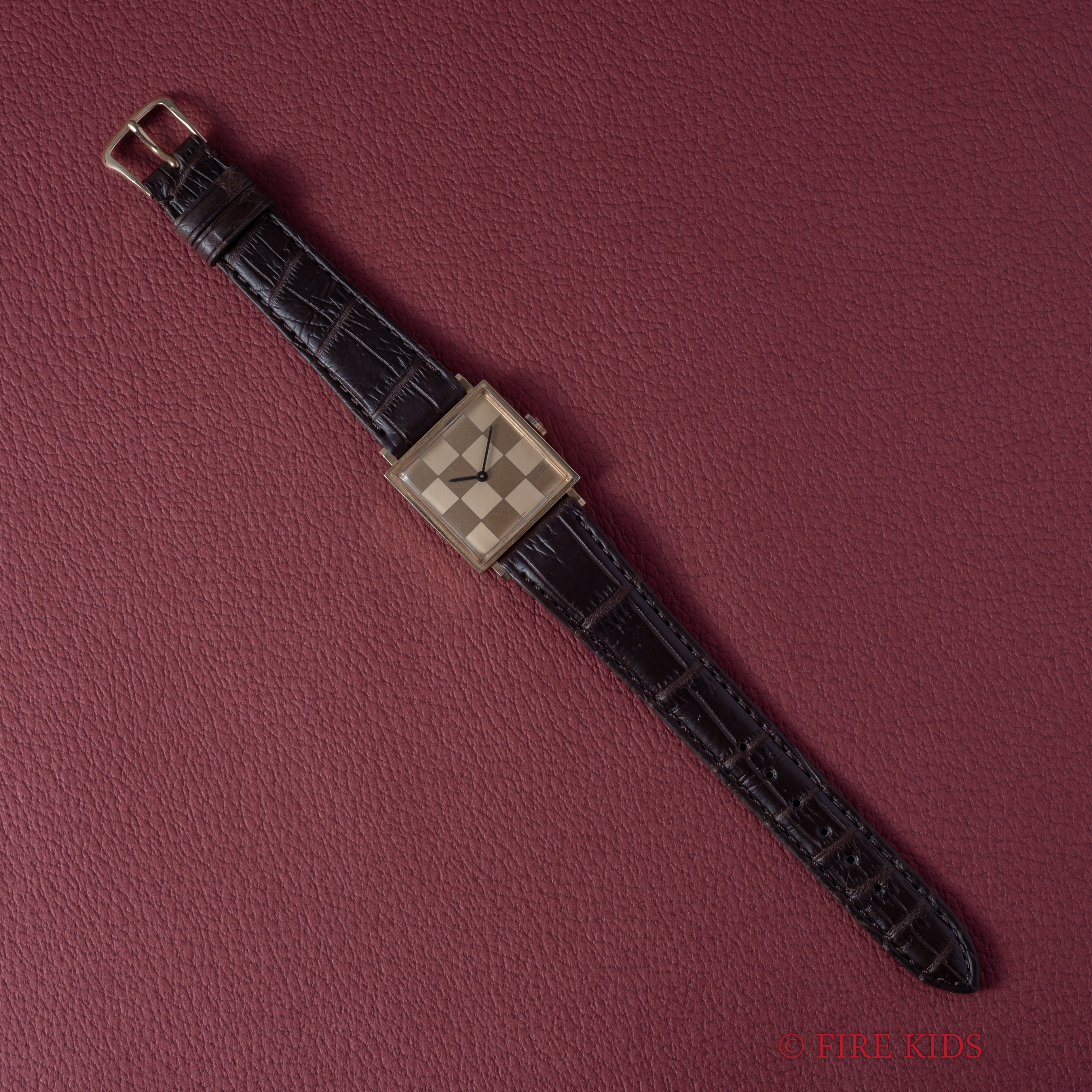 ジラール・ペルゴ Ref.B2138 14金無垢ケース ユニークダイヤル 手巻き 1970年代製 純正尾錠付き