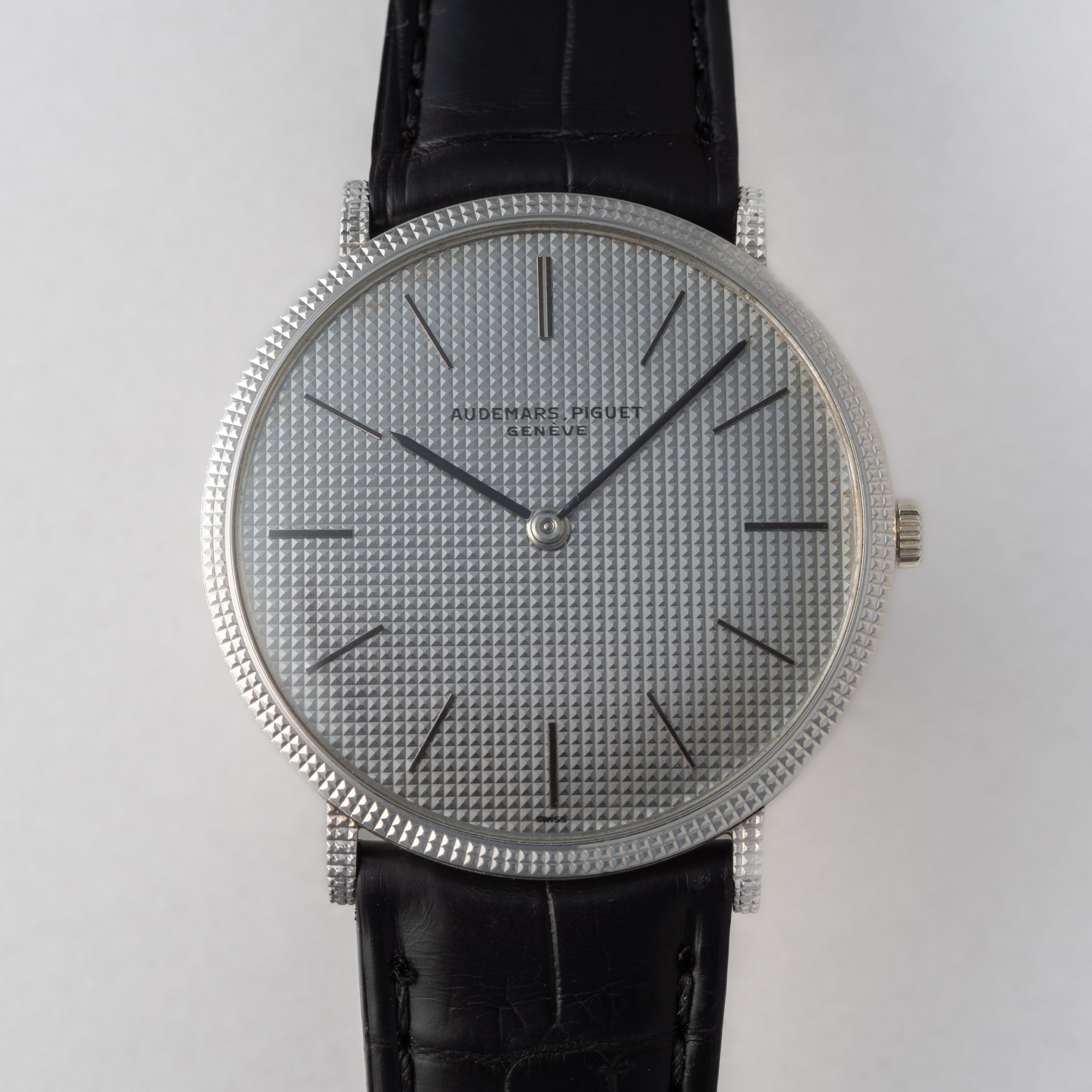 オーデマ・ピゲ ホブネイル 18金無垢ホワイトゴールド 1970年代製 自動巻 Cal.K2120 純正18KWG尾錠