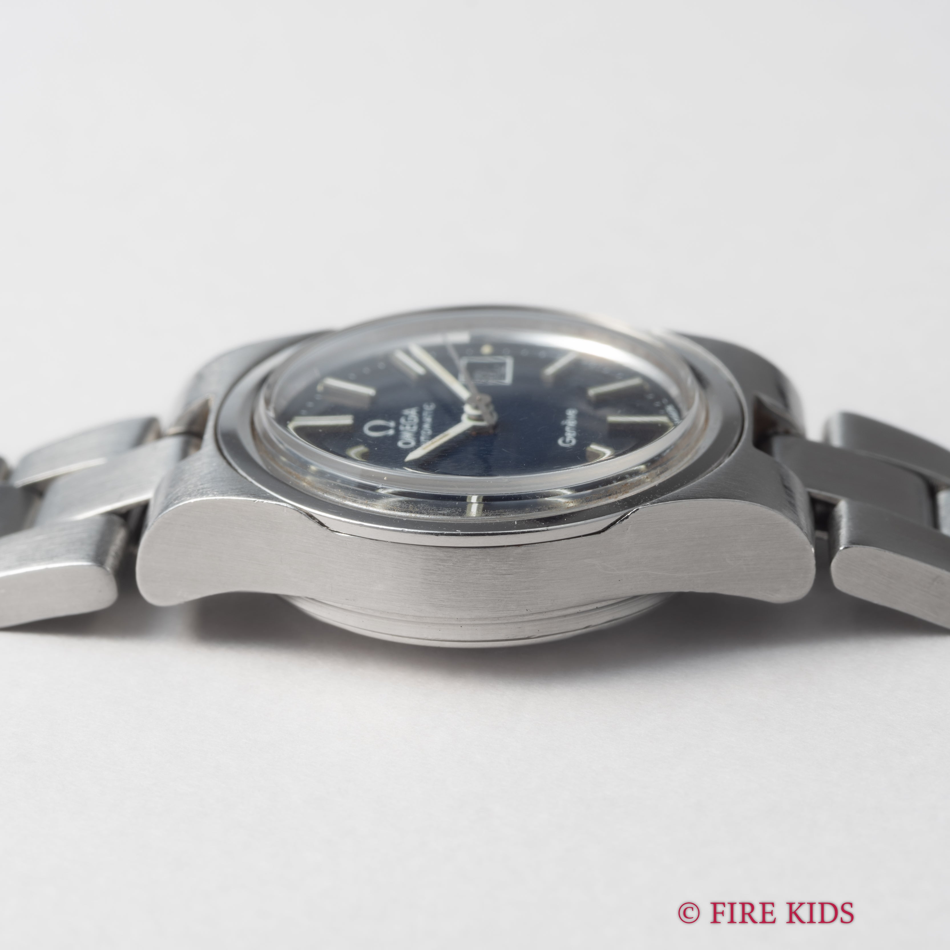 オメガ ジュネーブ レディース Ref.566.0067 1973年製 Cal.684 自動巻き 純正ブレス付き ネイビーダイヤル