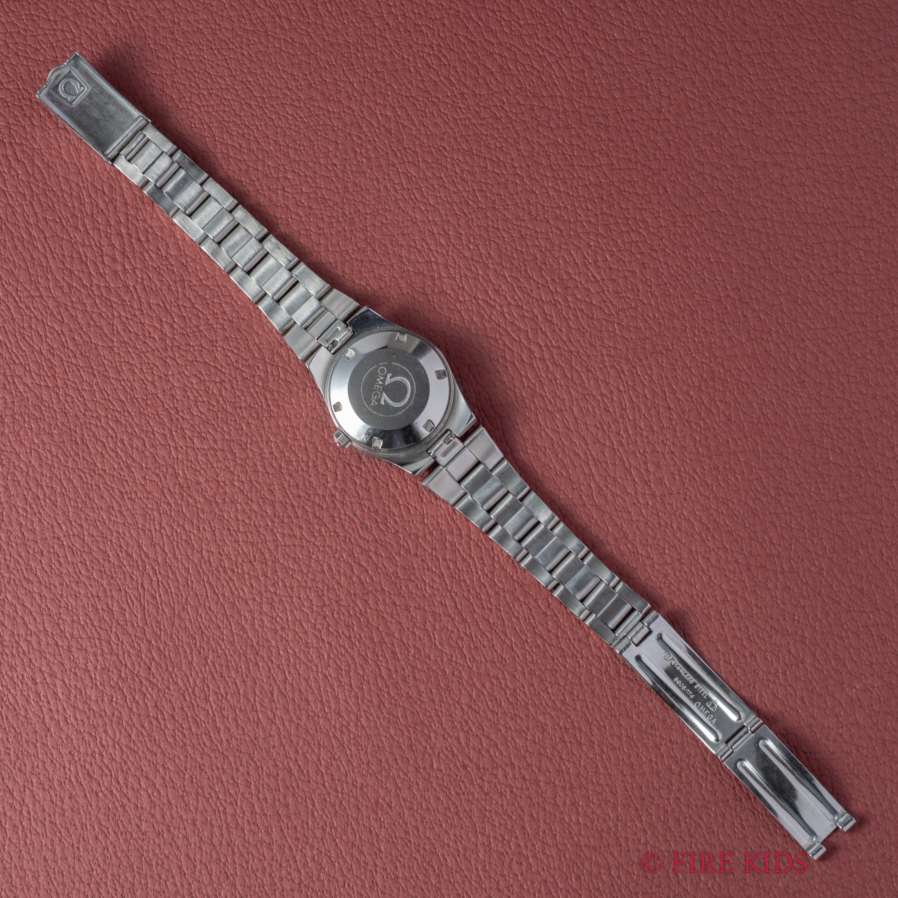 オメガ ジュネーブ レディース Ref.566.0067 1973年製 Cal.684 自動巻き 純正ブレス付き ネイビーダイヤル