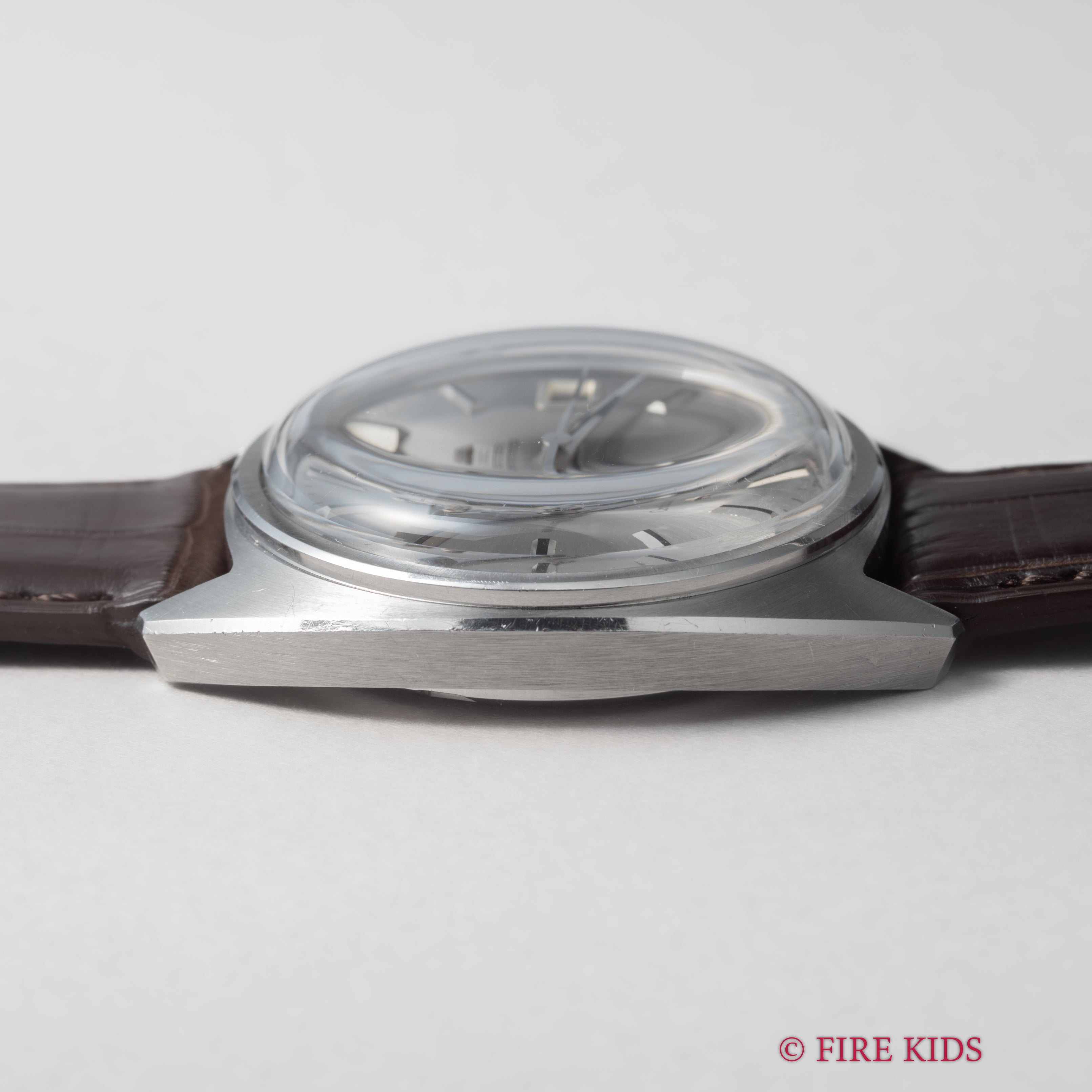 オメガ コンステレーション ジェンタ前期型 ドーフィンハンド1968年製 Ref.168.017 自動巻クロノメーター Cal.564