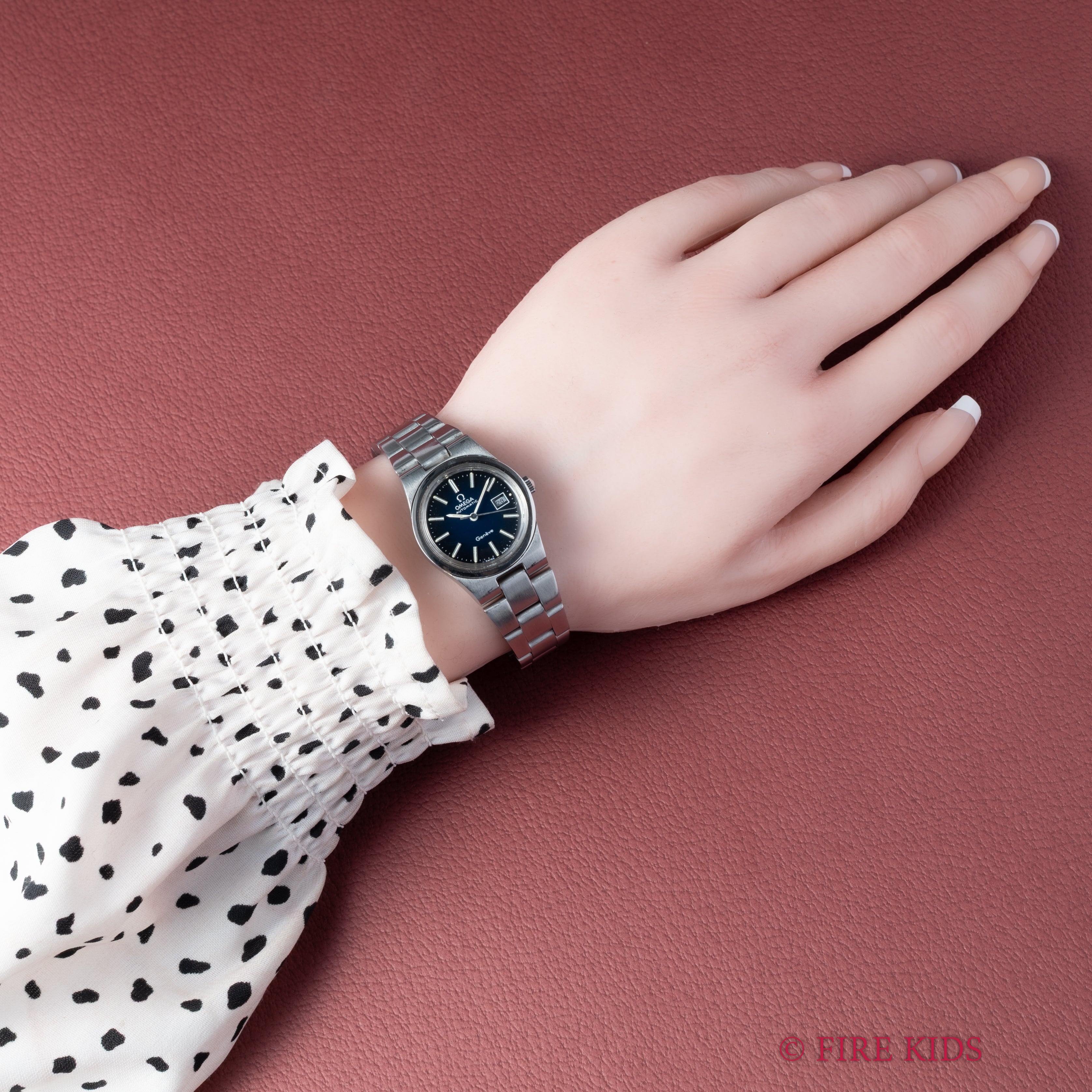 オメガ ジュネーブ レディース Ref.566.0067 1973年製 Cal.684 自動巻き 純正ブレス付き ネイビーダイヤル