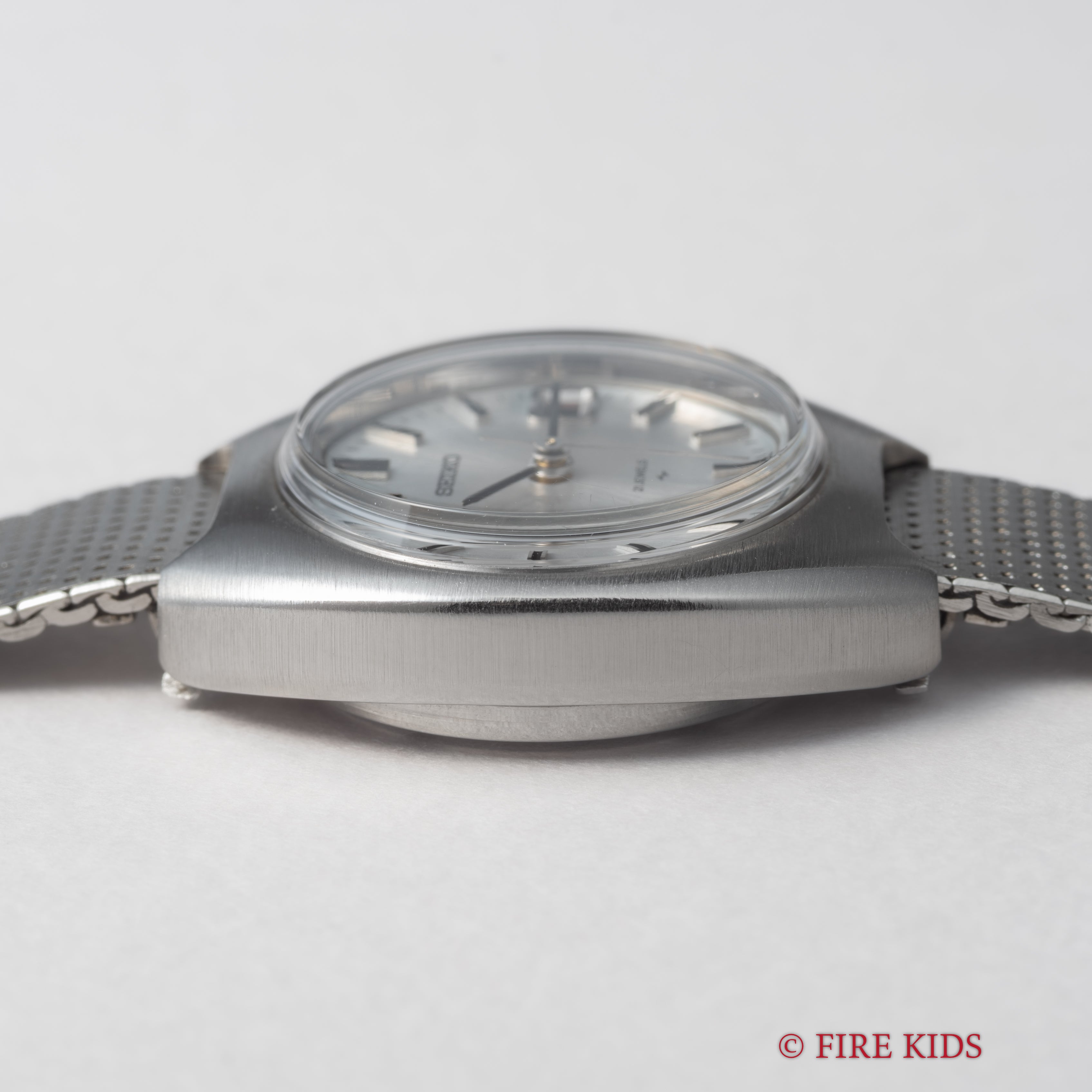 セイコー レディース Ref.2202-0100 1970年製 手巻き 赤カレンダー 純正ブレス