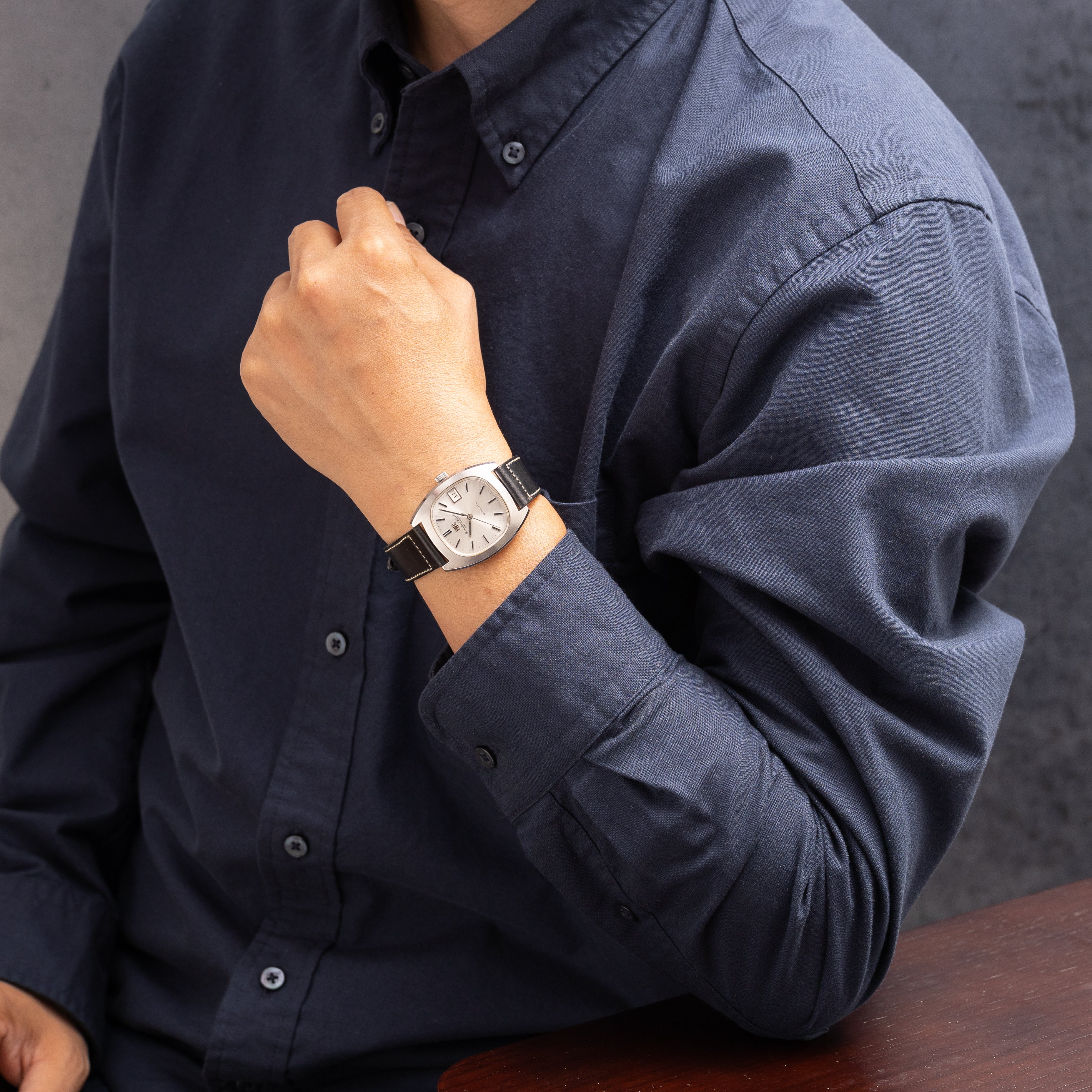 IWC トノーケースTV オートマチック1972年製 純正尾錠付 ノン