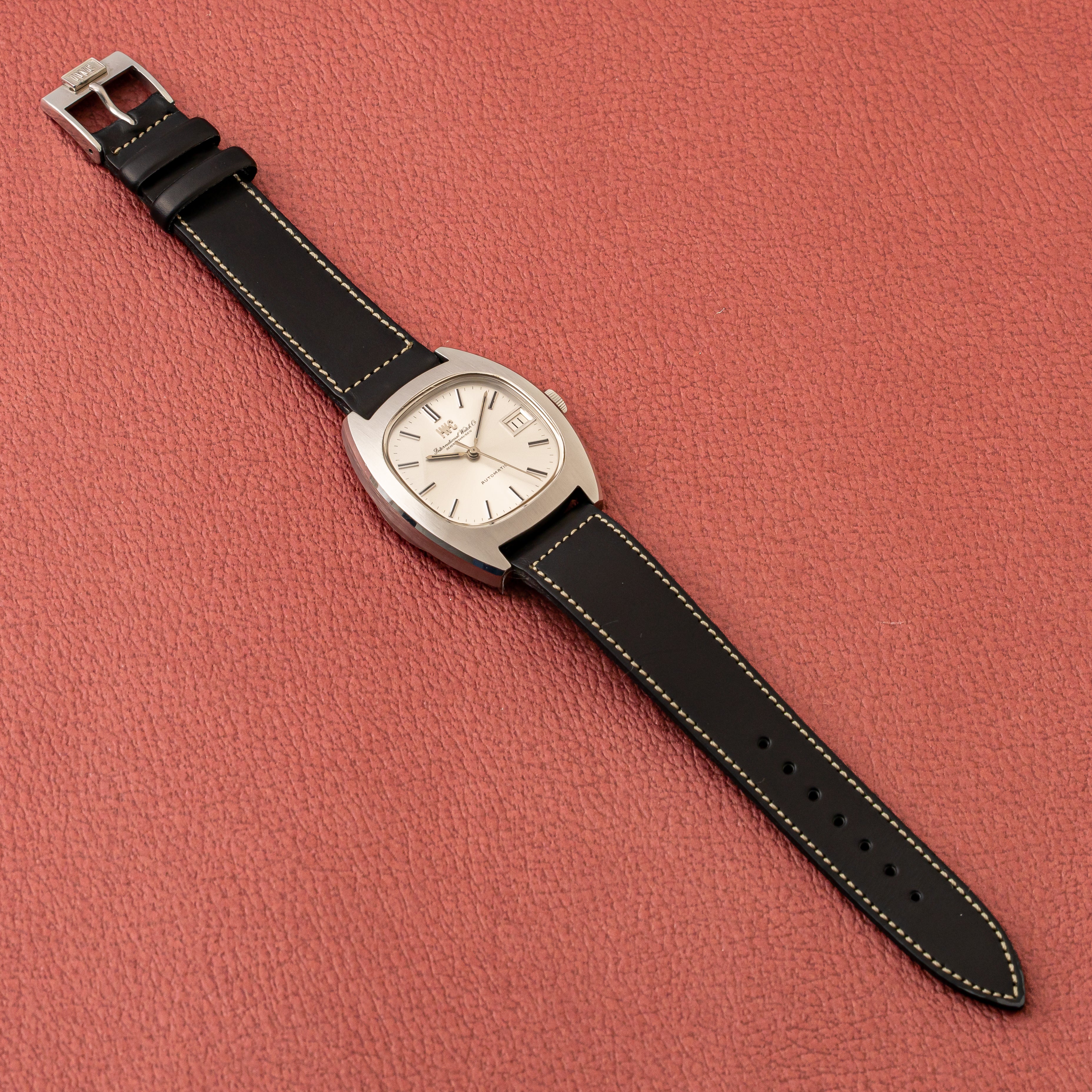 IWC トノーケースTV オートマチック1972年製 純正尾錠付 ノン