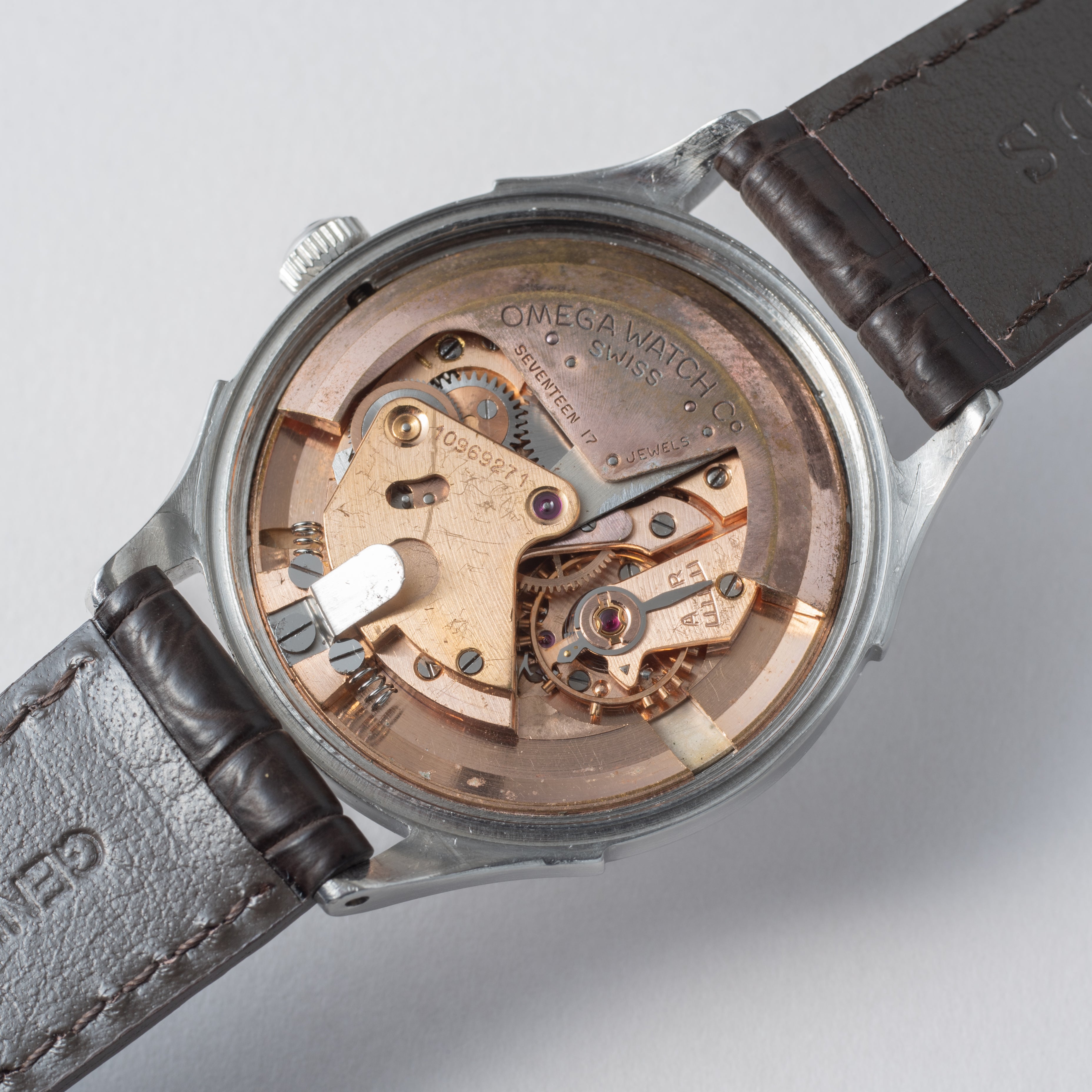 オメガ バンパー式オートマチック ハーフローター 1944年製 Ref