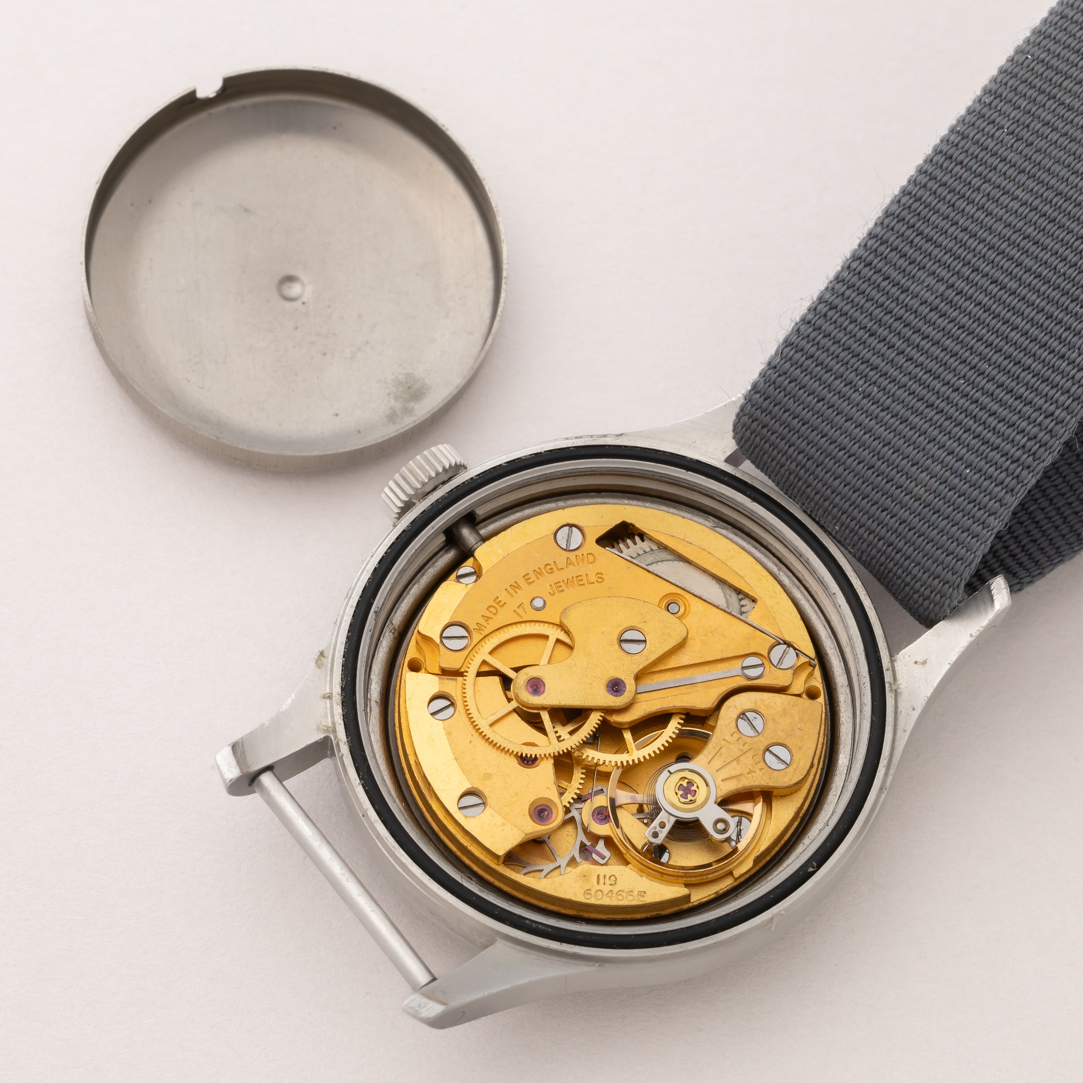 スミス ブロードアロー イギリス軍用時計 1969年製 イングランド製 