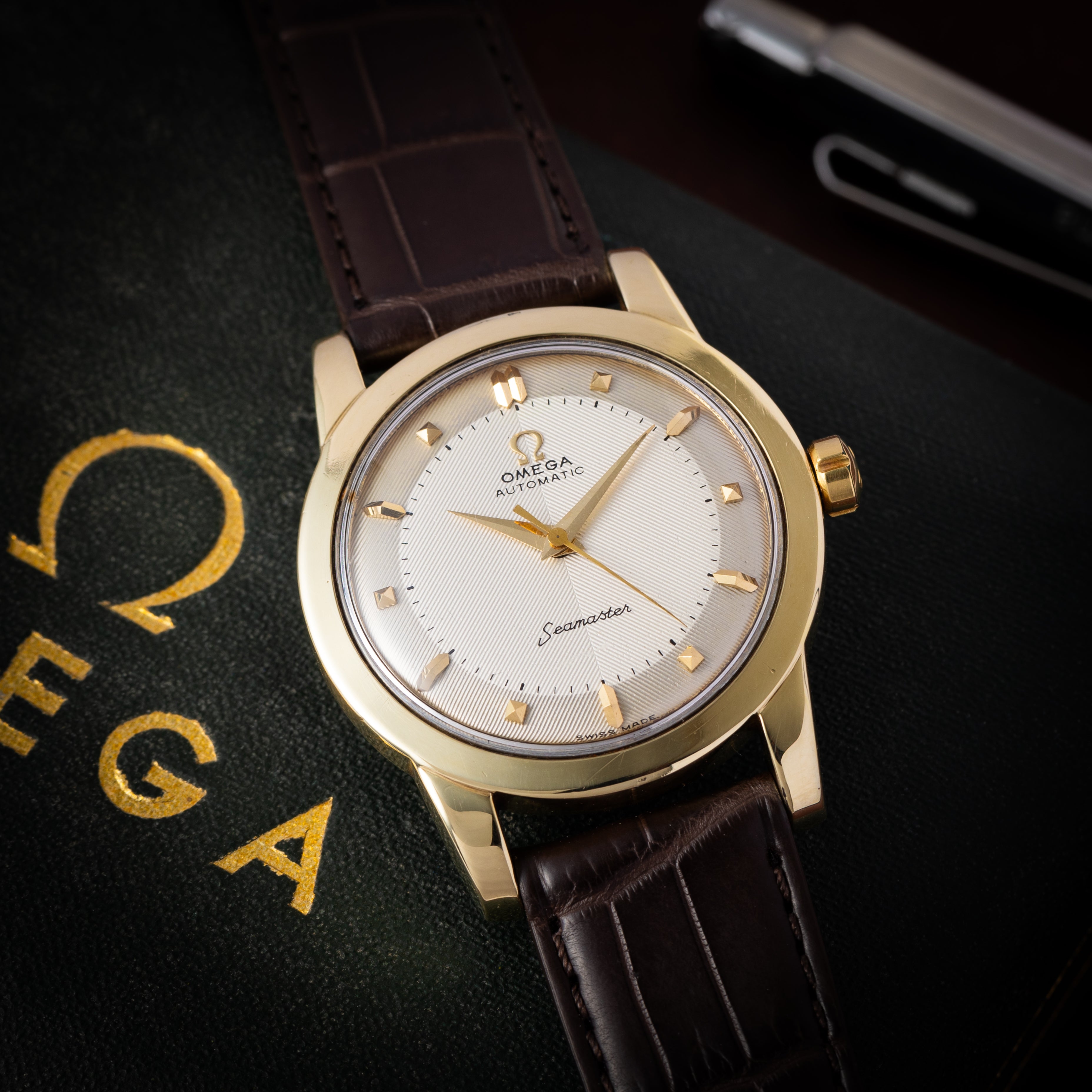 オメガ シーマスターオートマチック 1952年製 トップゴールド シェブロンダイヤル Ref.2577-17SC 箱付き