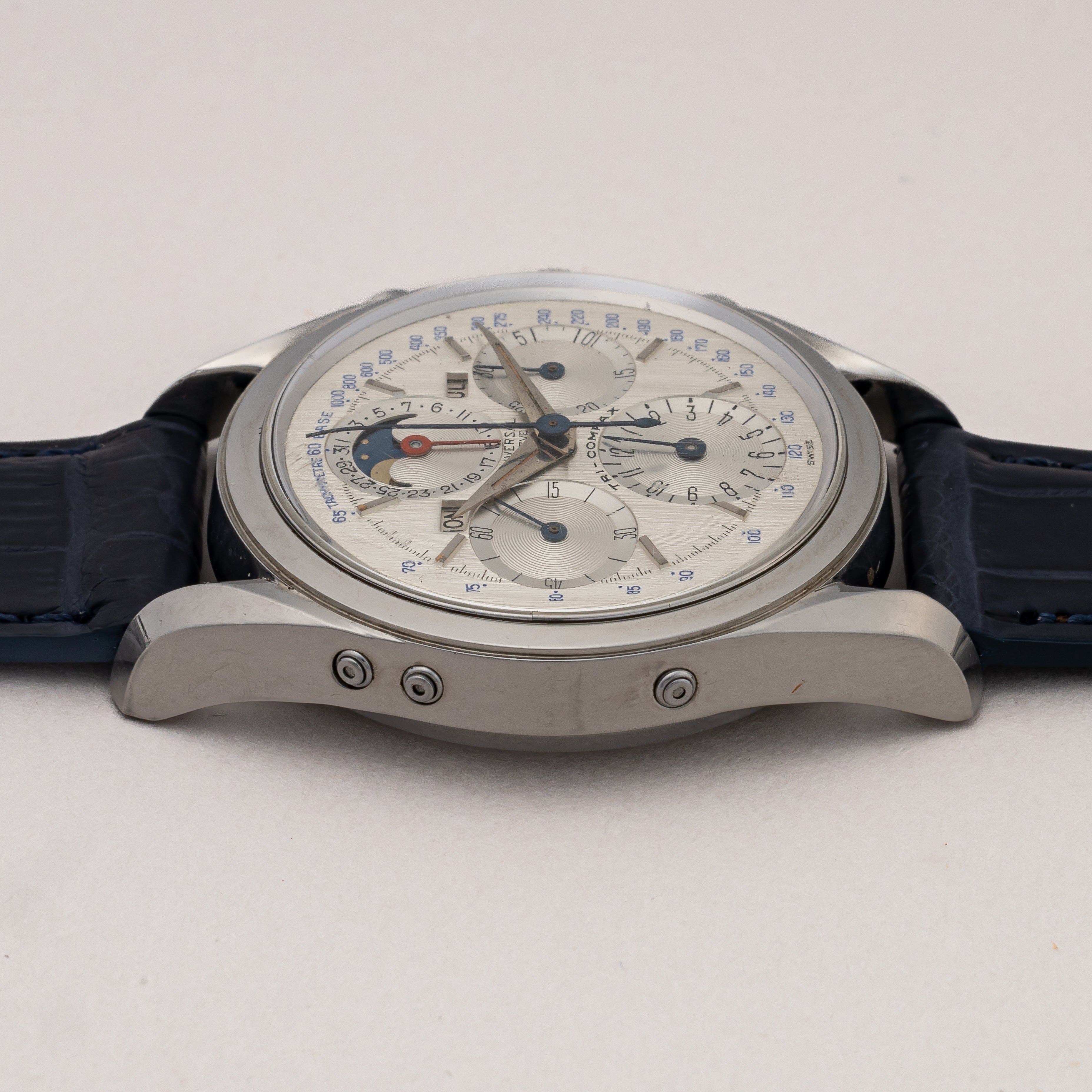 初代ルビコン　新品　15P2オンス ユニバーサルジュネーブ トリコンパックス 1960年代 1964年