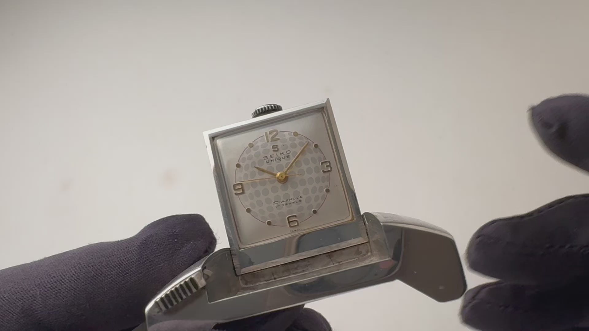 セイコー ユニーク バックル時計 銀無垢ケース ゴルフボール文字盤 1950年代製 手巻き – FIRE KIDS