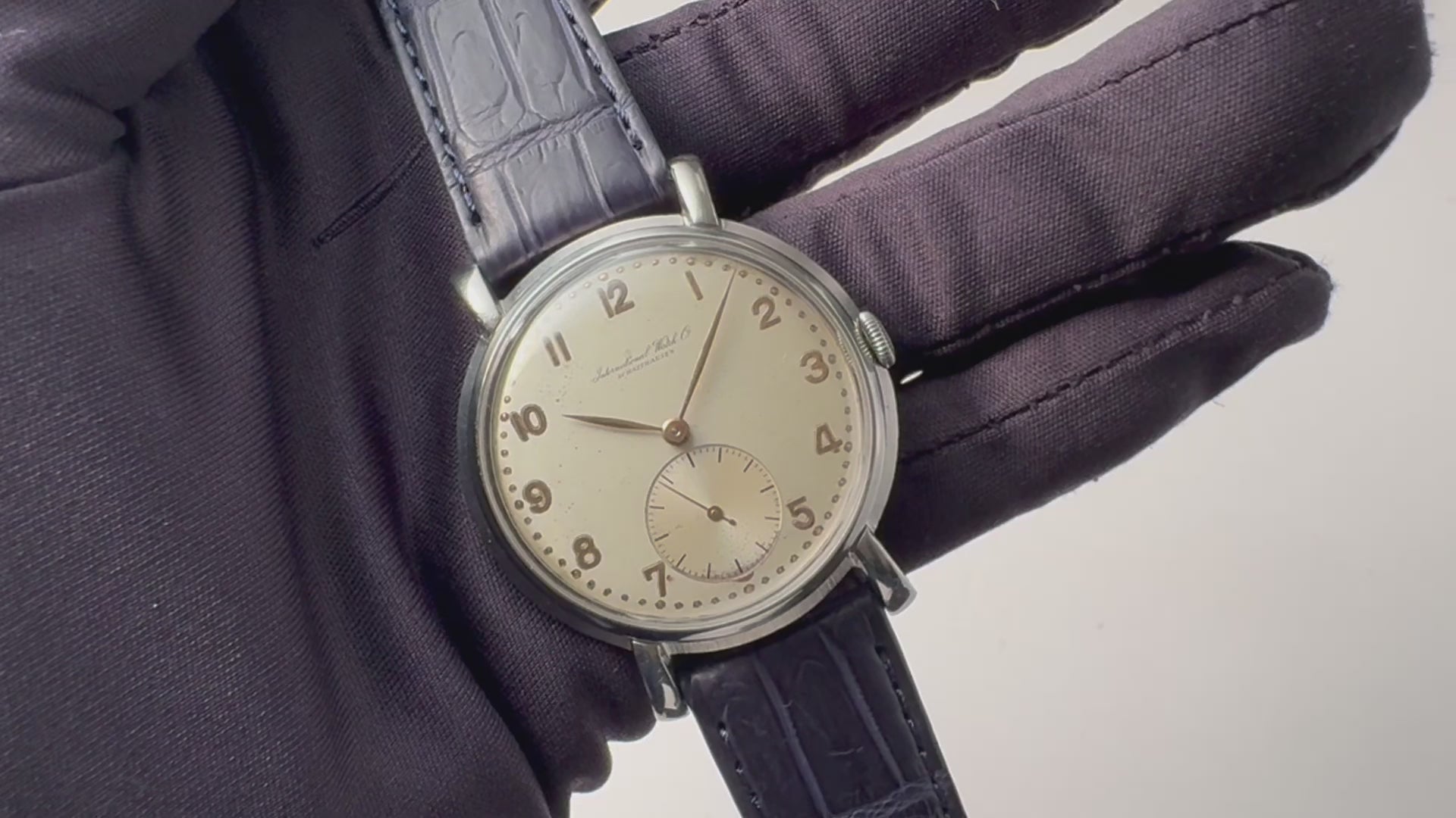 IWC 36㎜ラウンドケース 1947年製 スモールセコンド 手巻き Cal.88 – FIRE KIDS