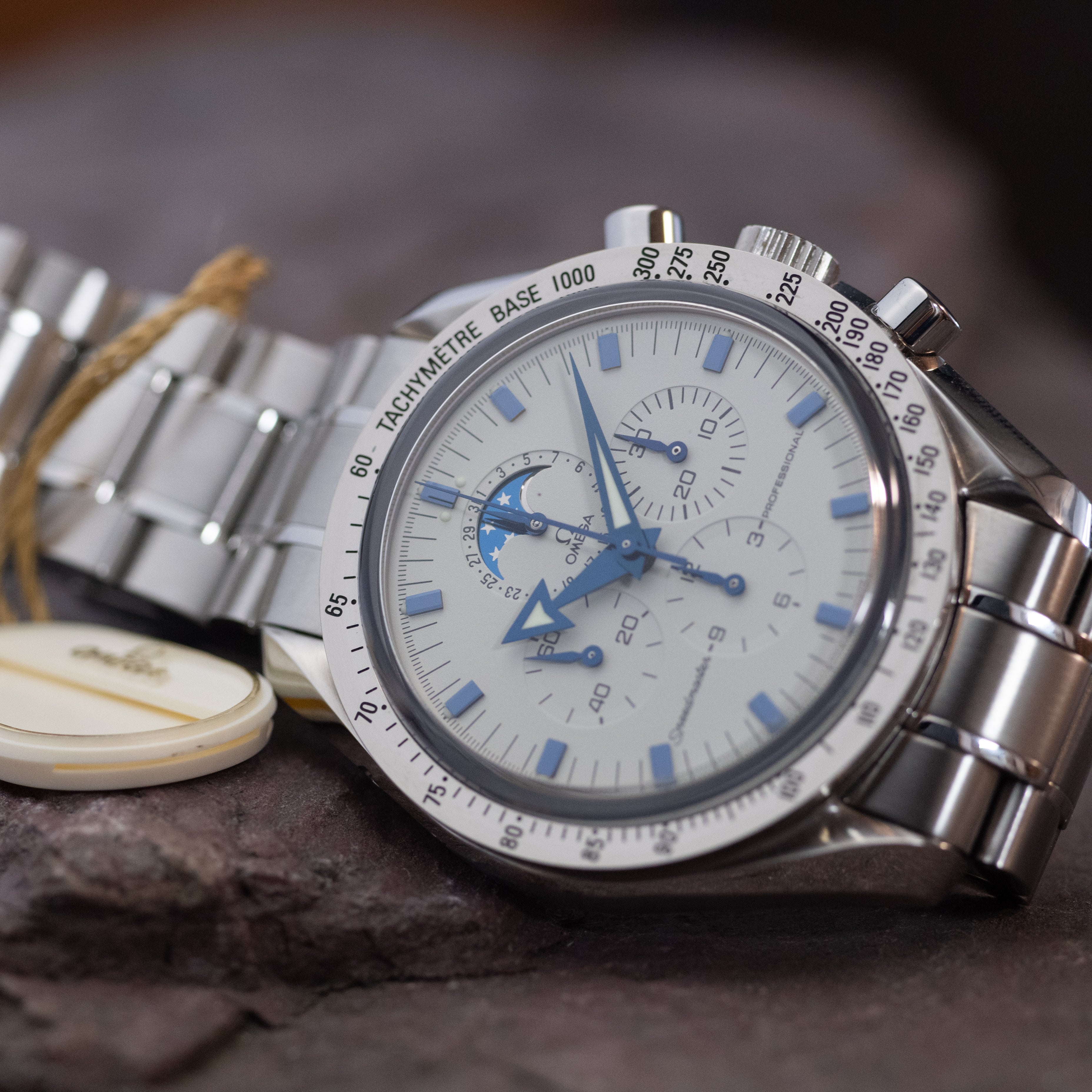 白い腕時計の魅力とおすすめのアンティーク腕時計１０選 – FIREKIDS