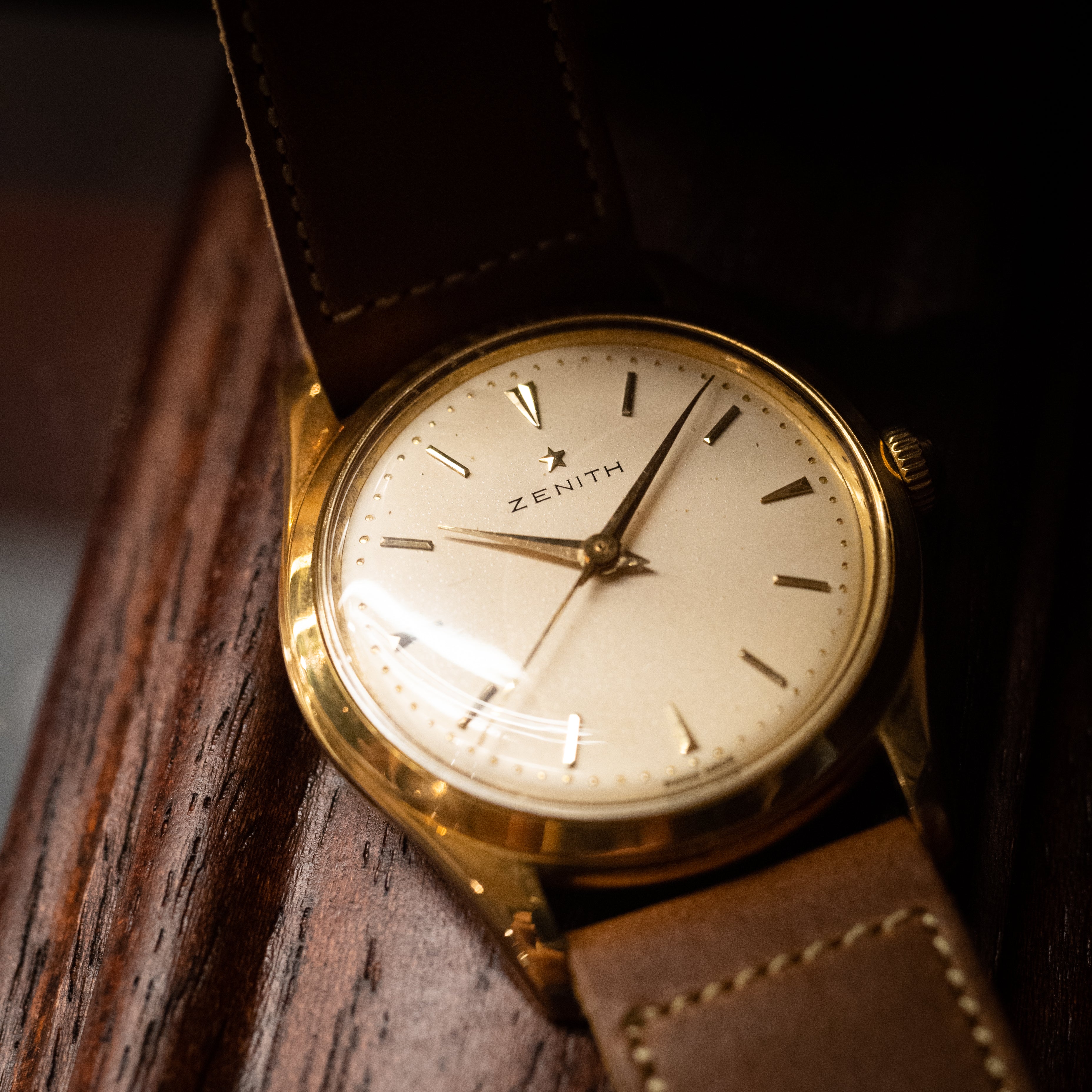 ZENITH ゼニス アンティーク １９６０年代 ビンテージ腕時計 手巻き 
