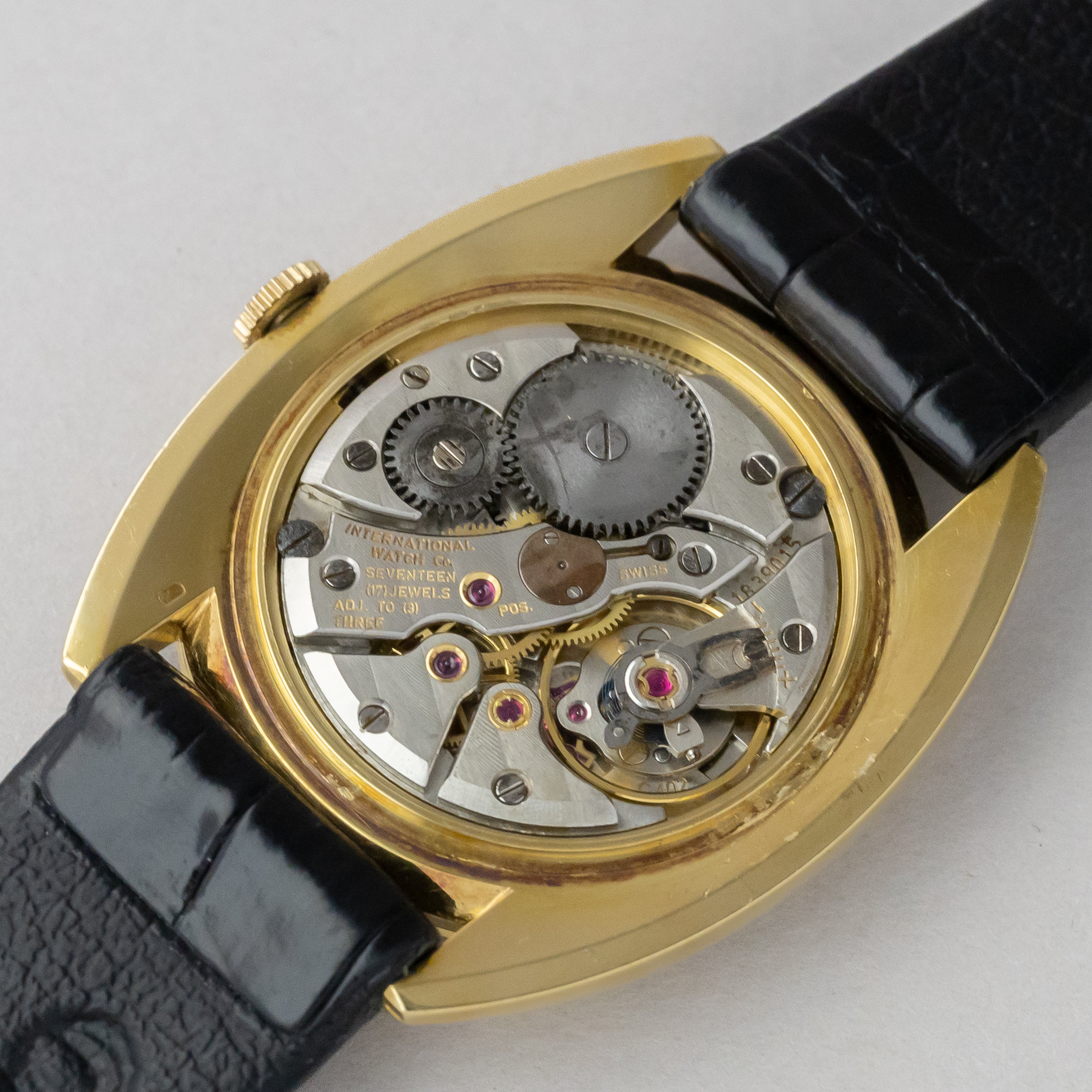 IWC 18金無垢ケース 1967年製 Cal.402 手巻き式 オリジナルダイヤル