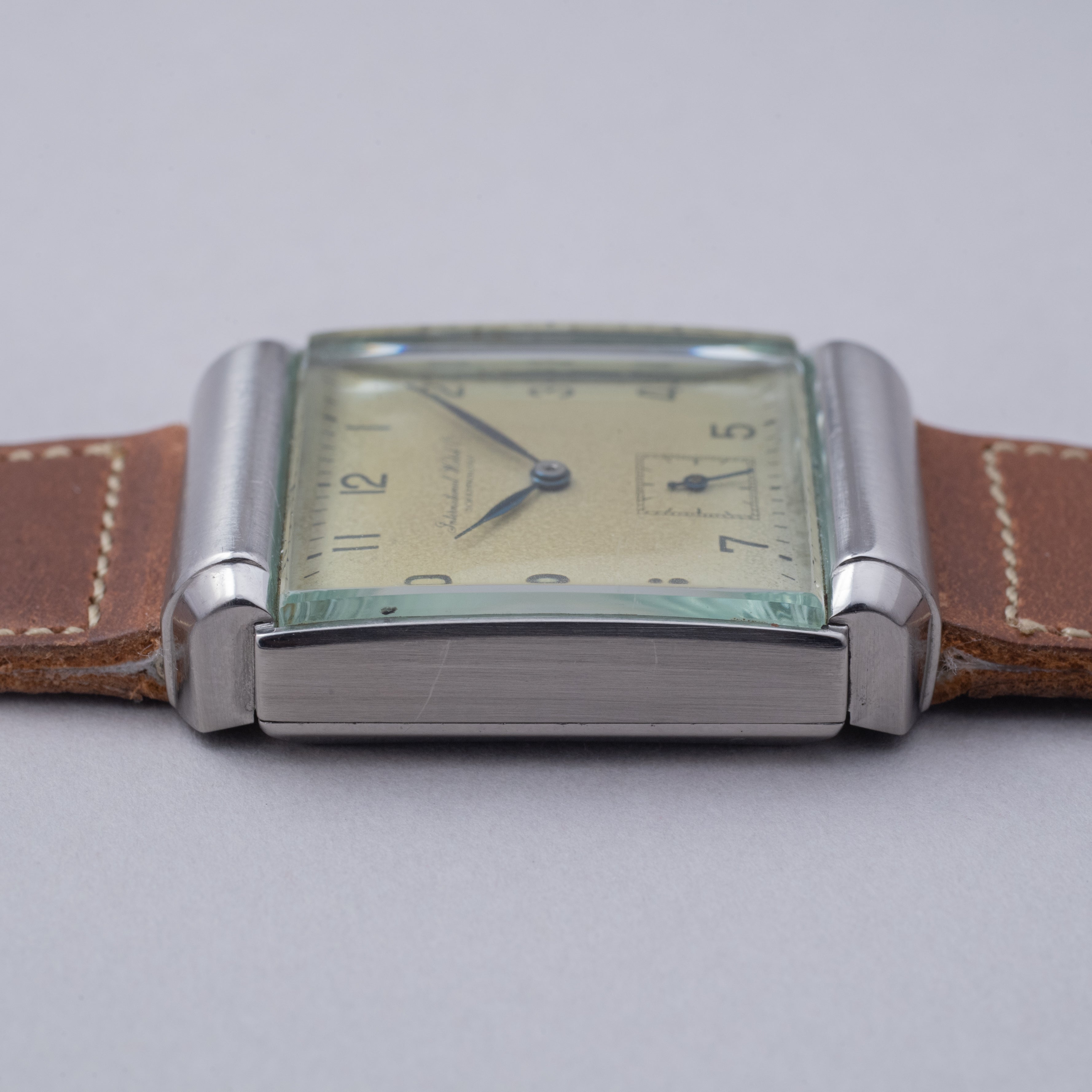 IWC 手巻き時計 スクエアケース　希少 IWC スクエアケース Cal.62 手巻 1942年製 アラビアダイヤル
