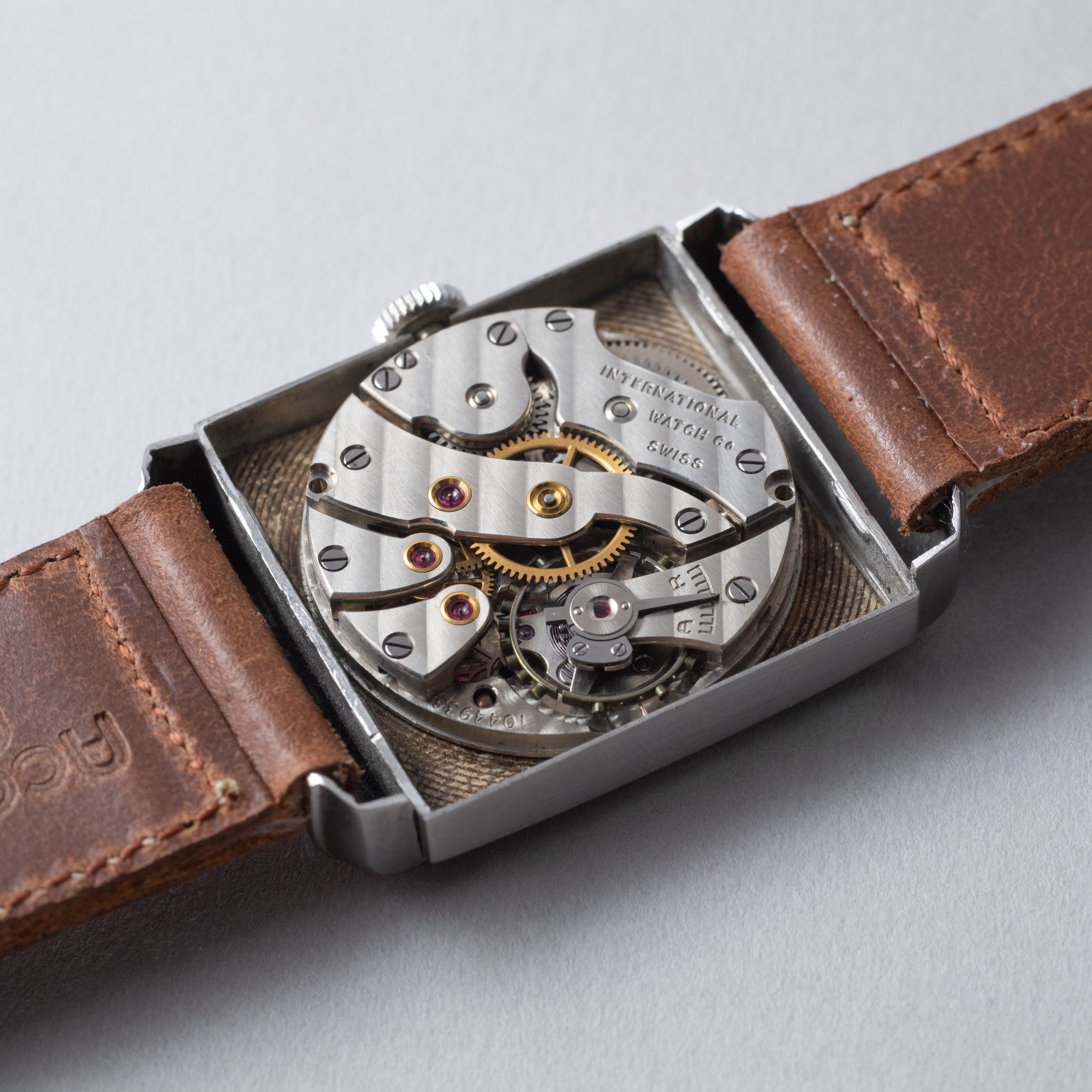 IWC 手巻き時計 スクエアケース　希少 IWC スクエアケース Cal.62 手巻 1942年製 アラビアダイヤル